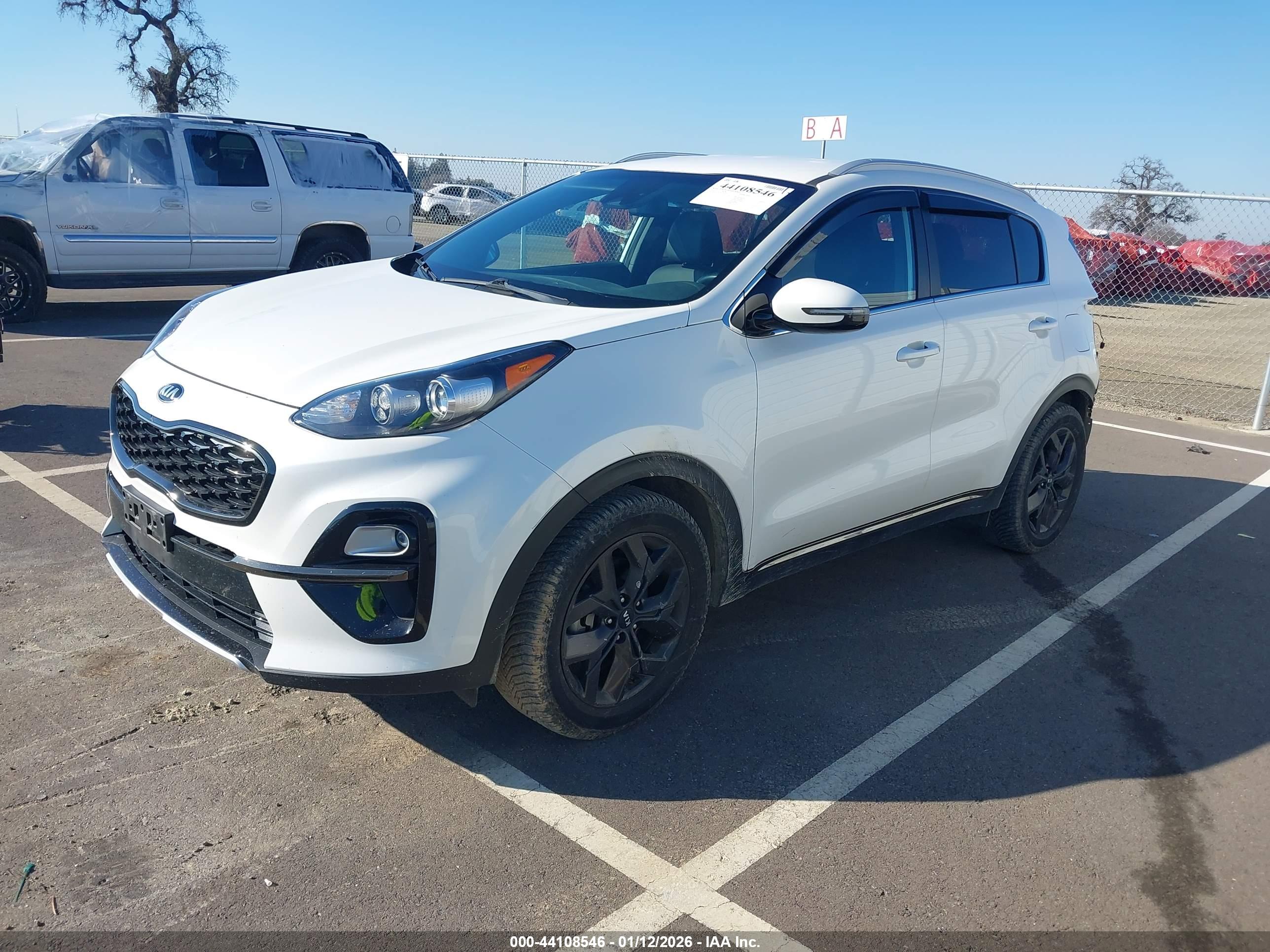 KIA SPORTAGE image 2