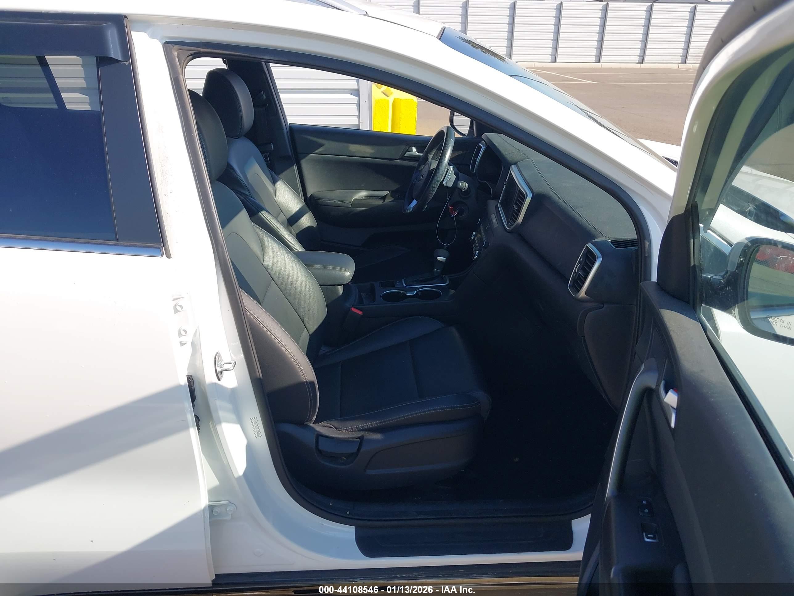 KIA SPORTAGE image 5