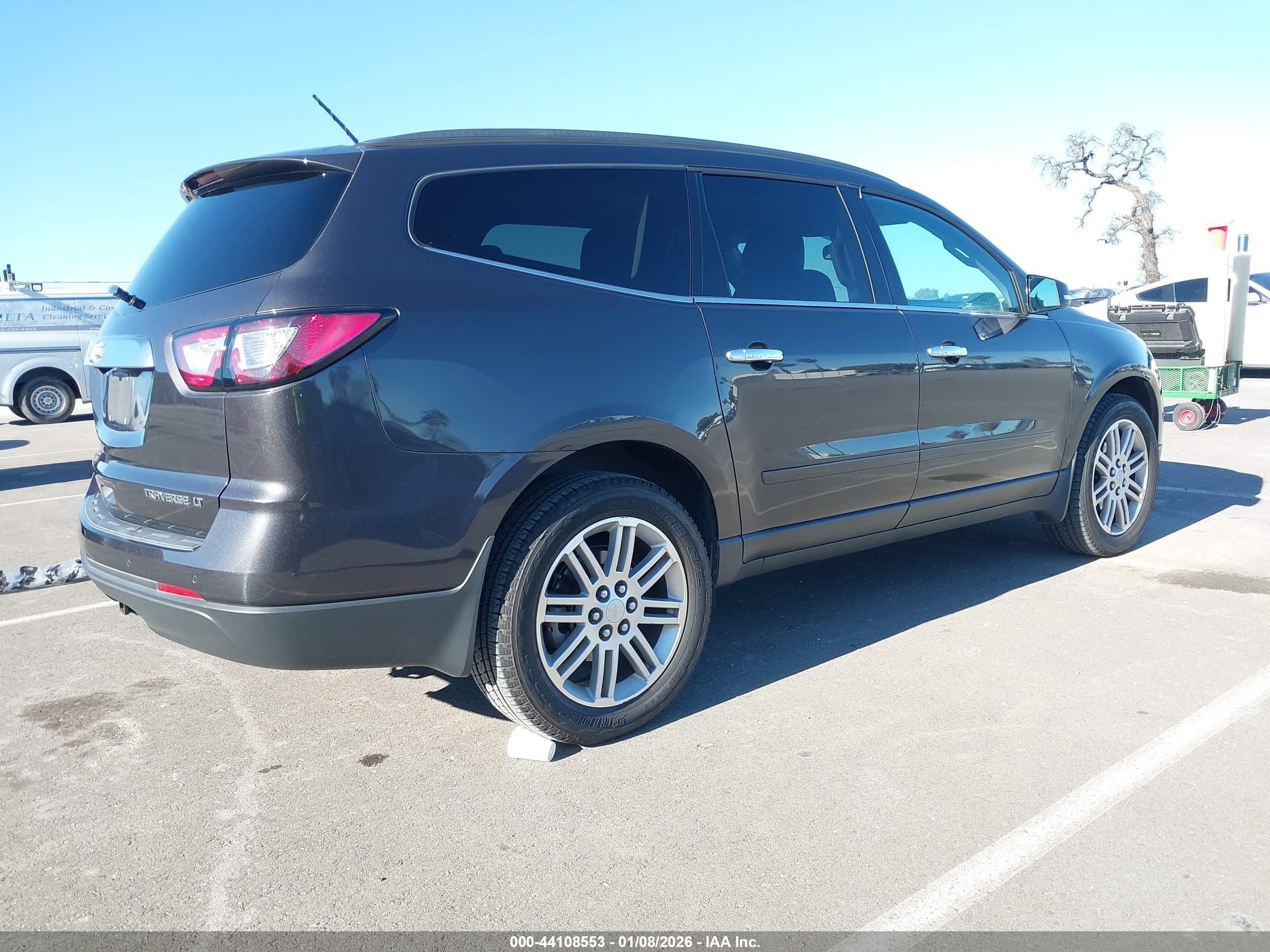 CHEVROLET TRAVERSE image 4