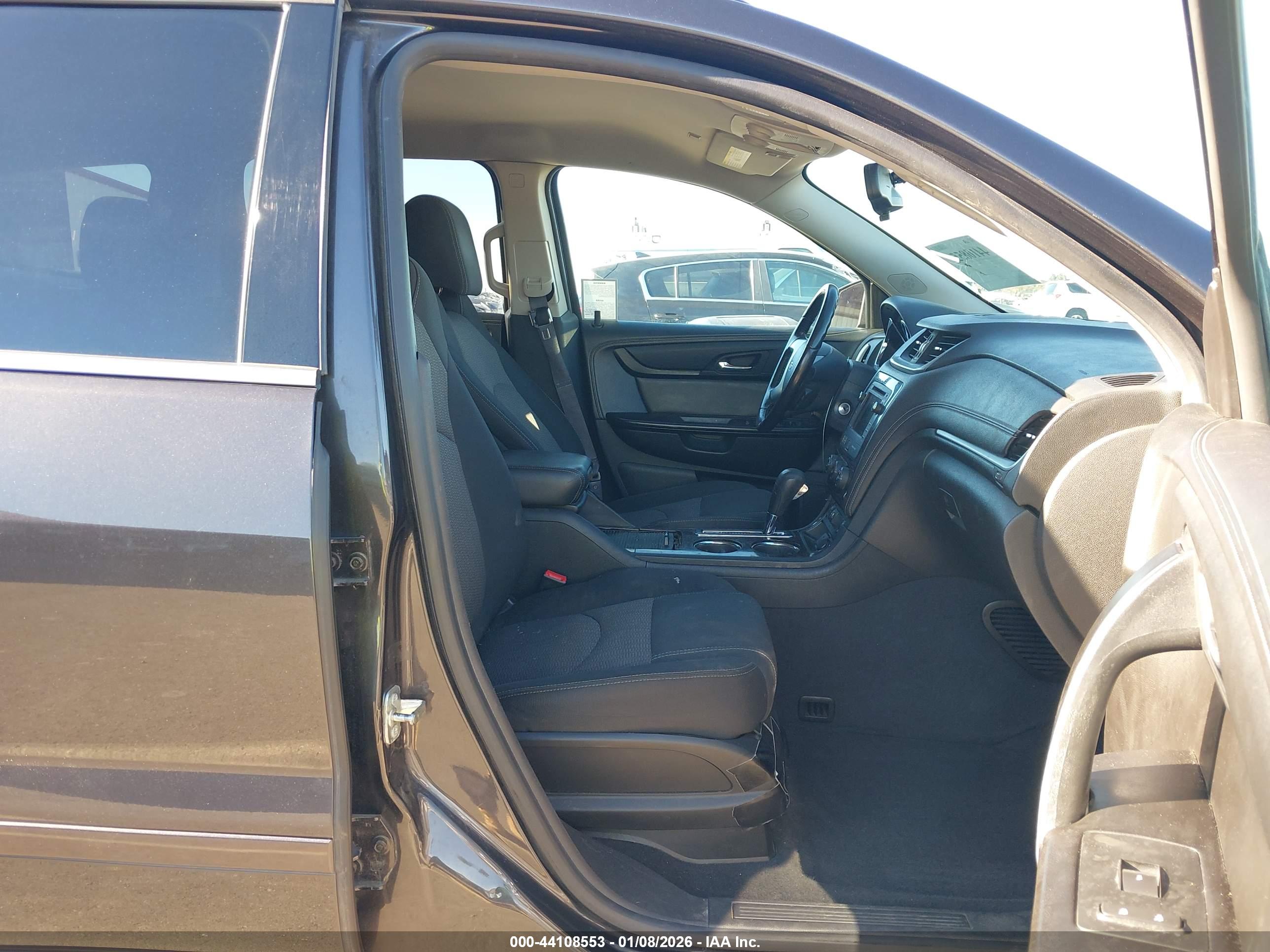CHEVROLET TRAVERSE image 5
