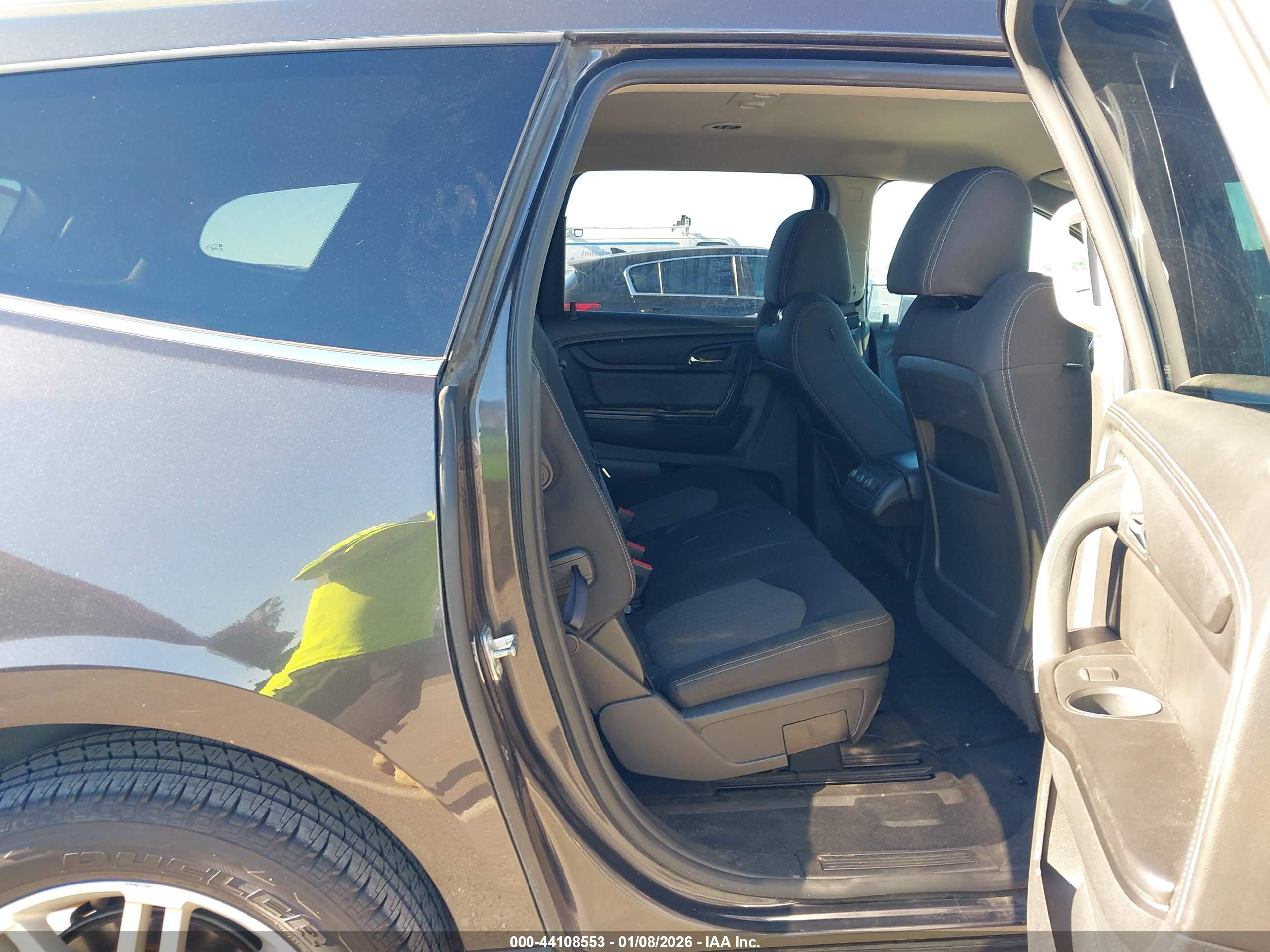 CHEVROLET TRAVERSE image 8