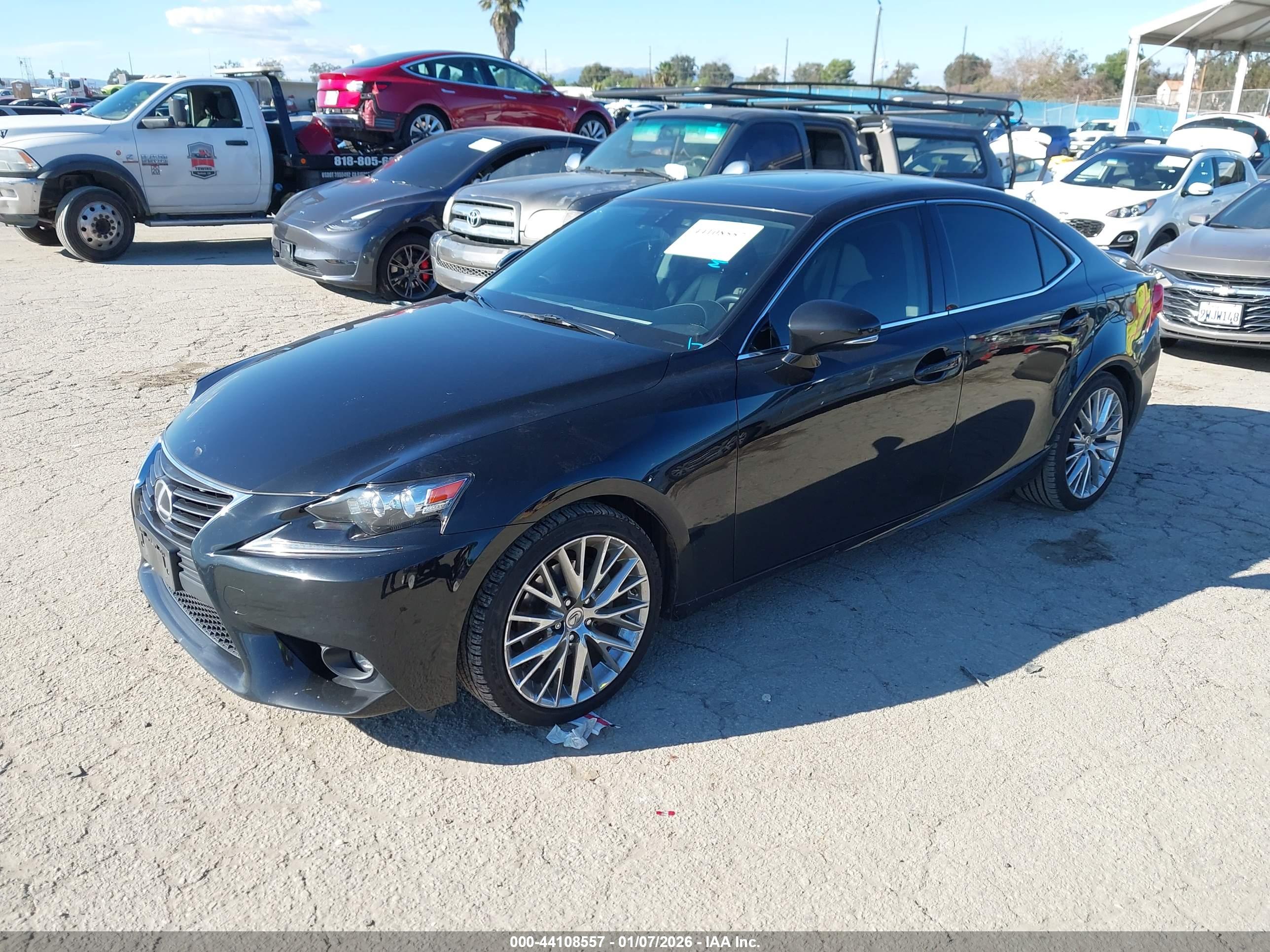 LEXUS IS image 2