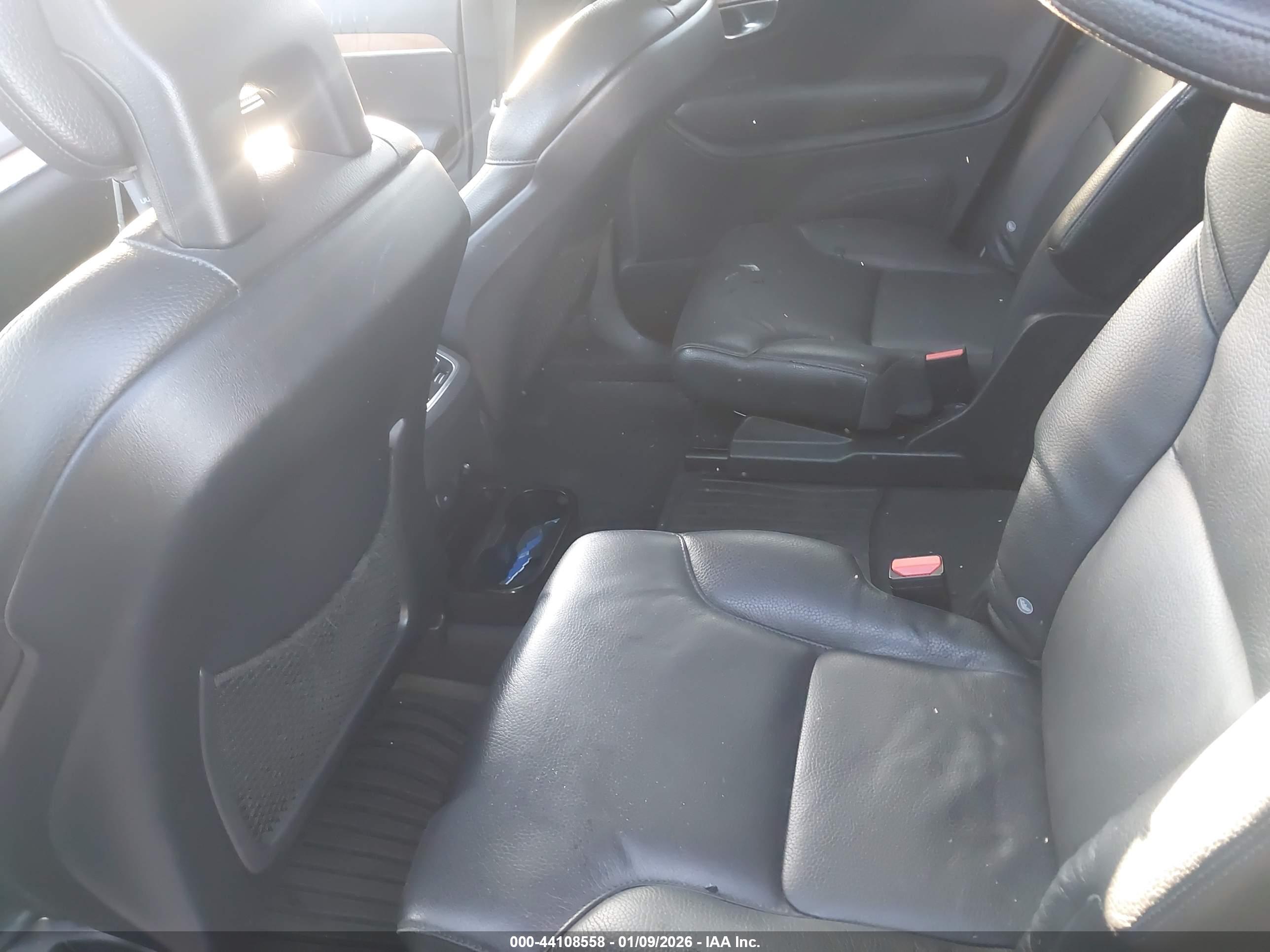VOLVO XC90 image 8