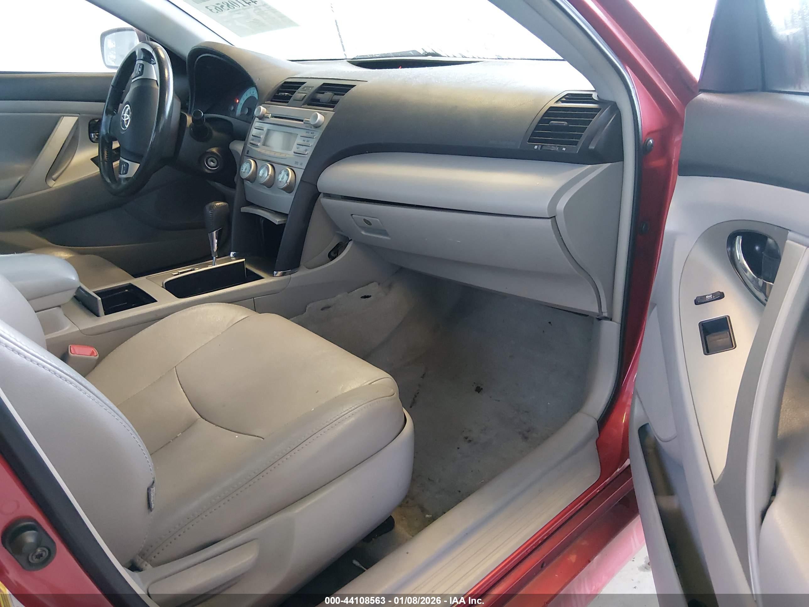TOYOTA CAMRY image 5