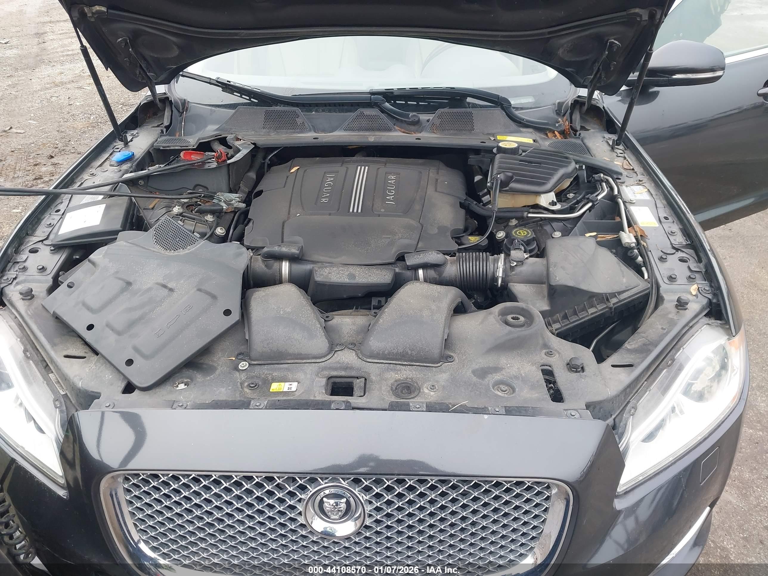 JAGUAR XJ image 10