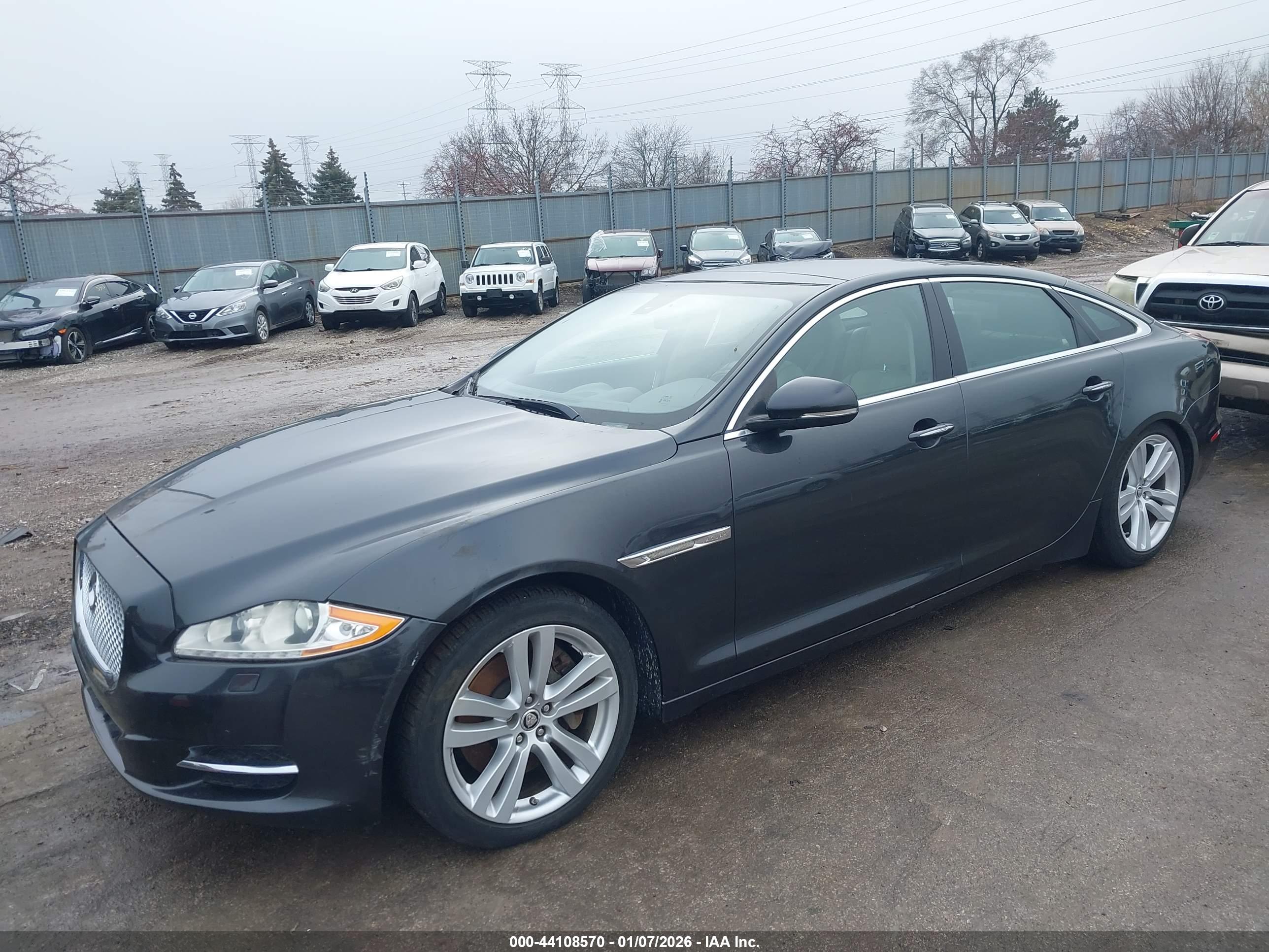 JAGUAR XJ image 2