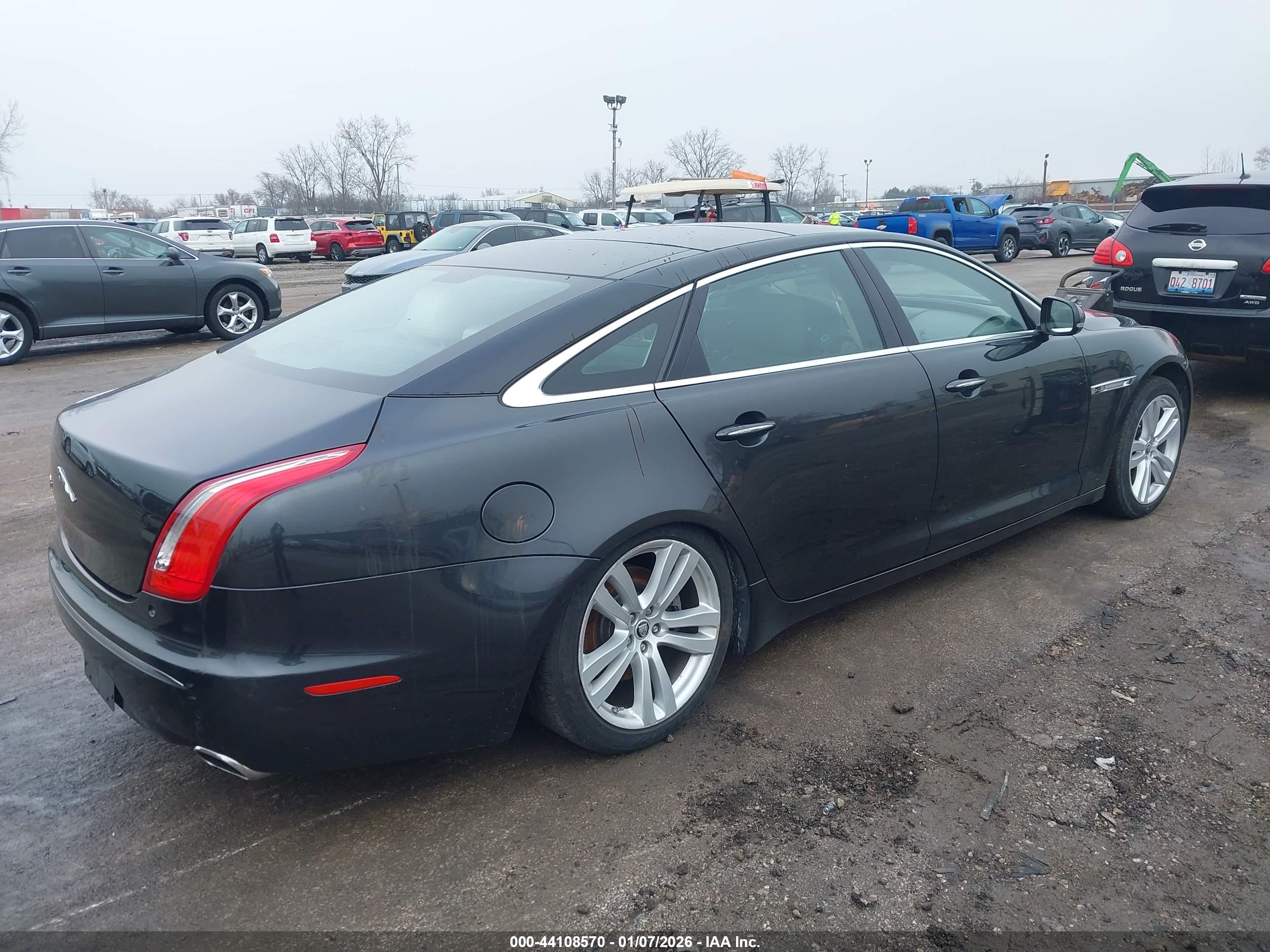 JAGUAR XJ image 4