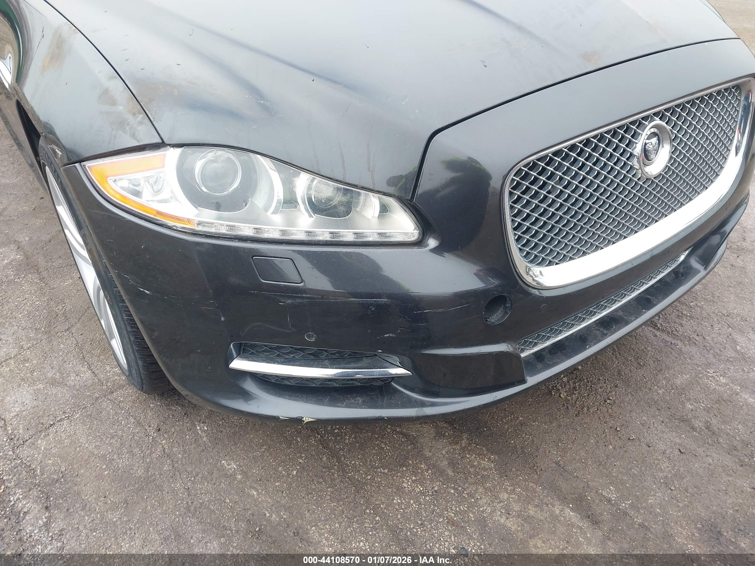JAGUAR XJ image 6