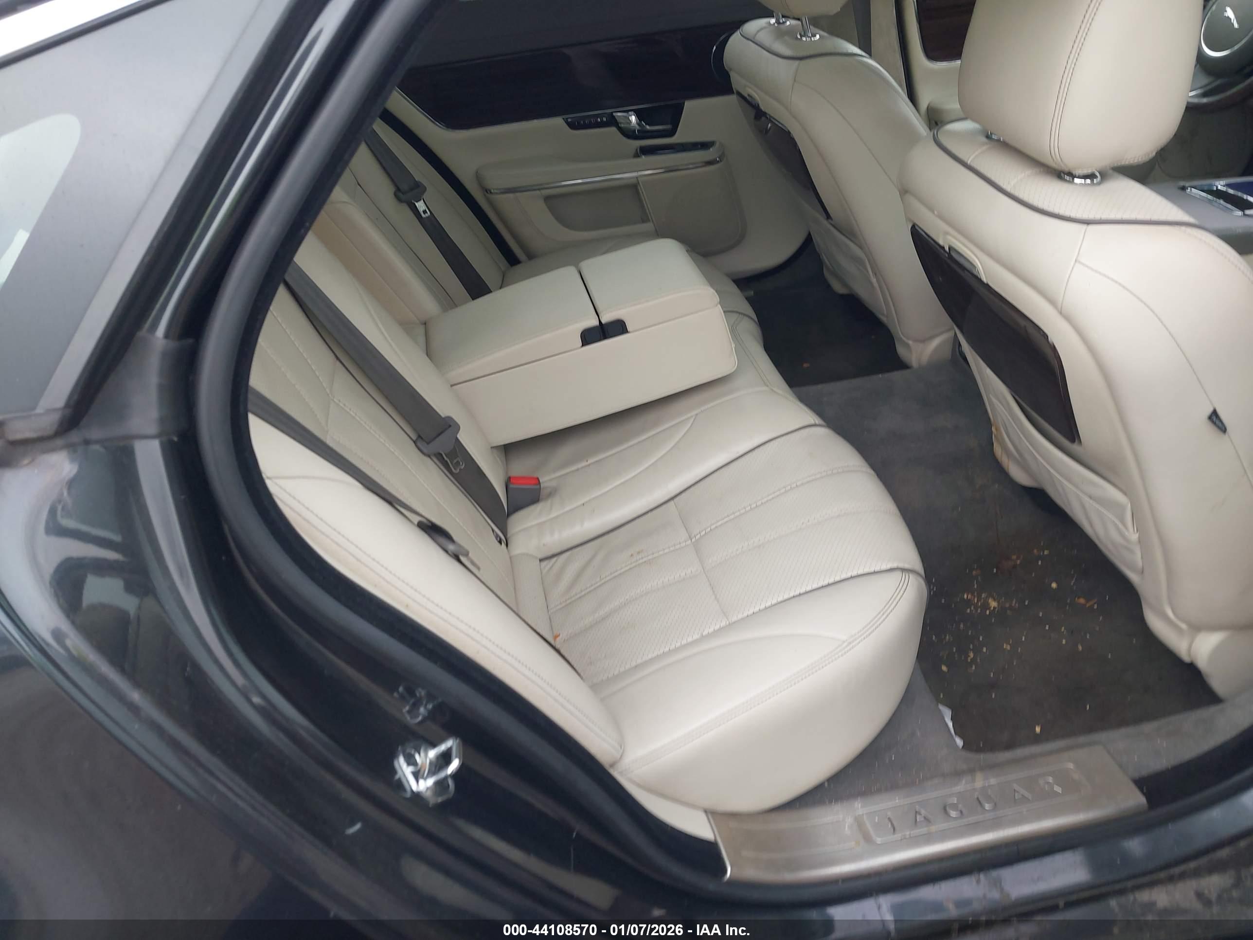 JAGUAR XJ image 8
