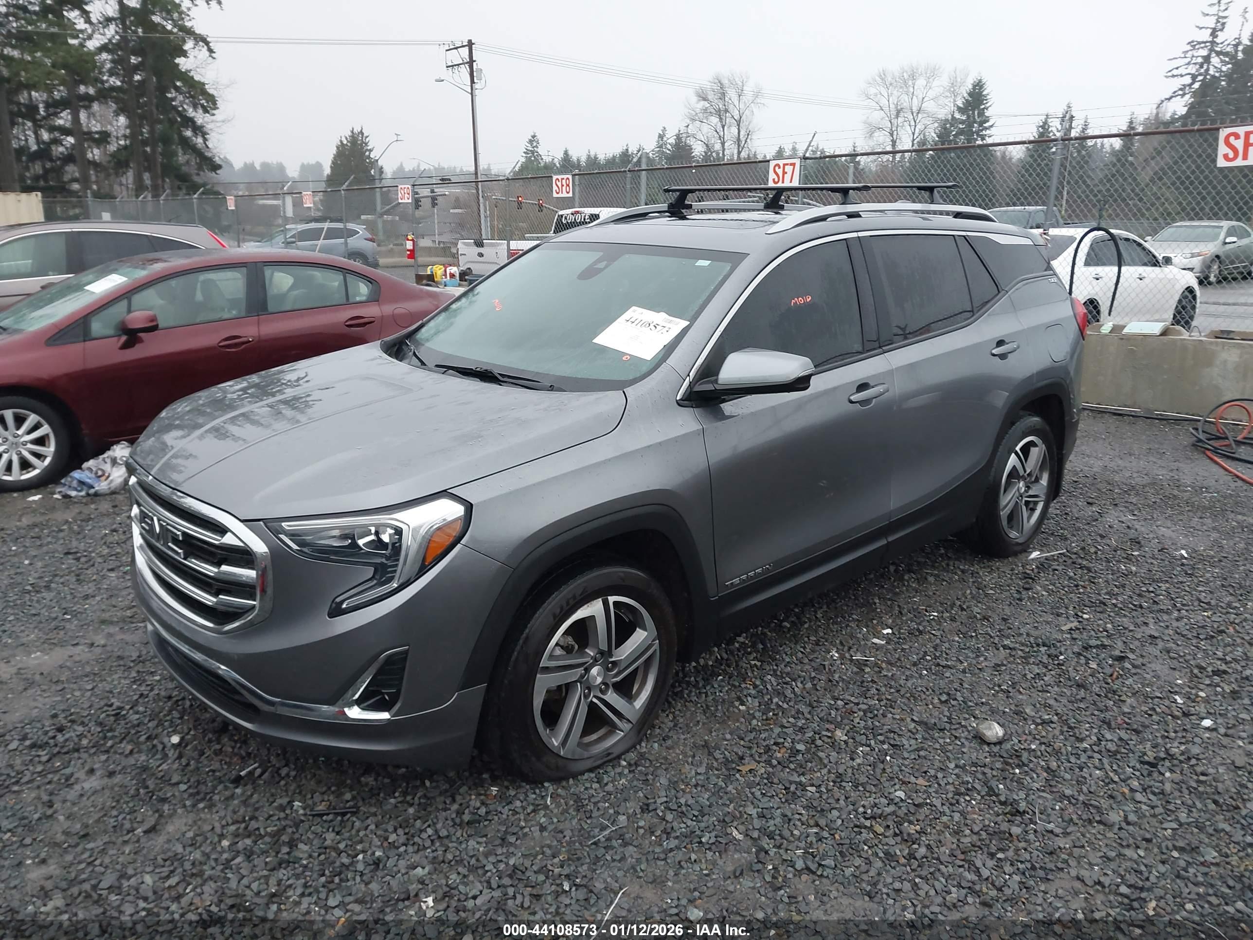 GMC TERRAIN image 2