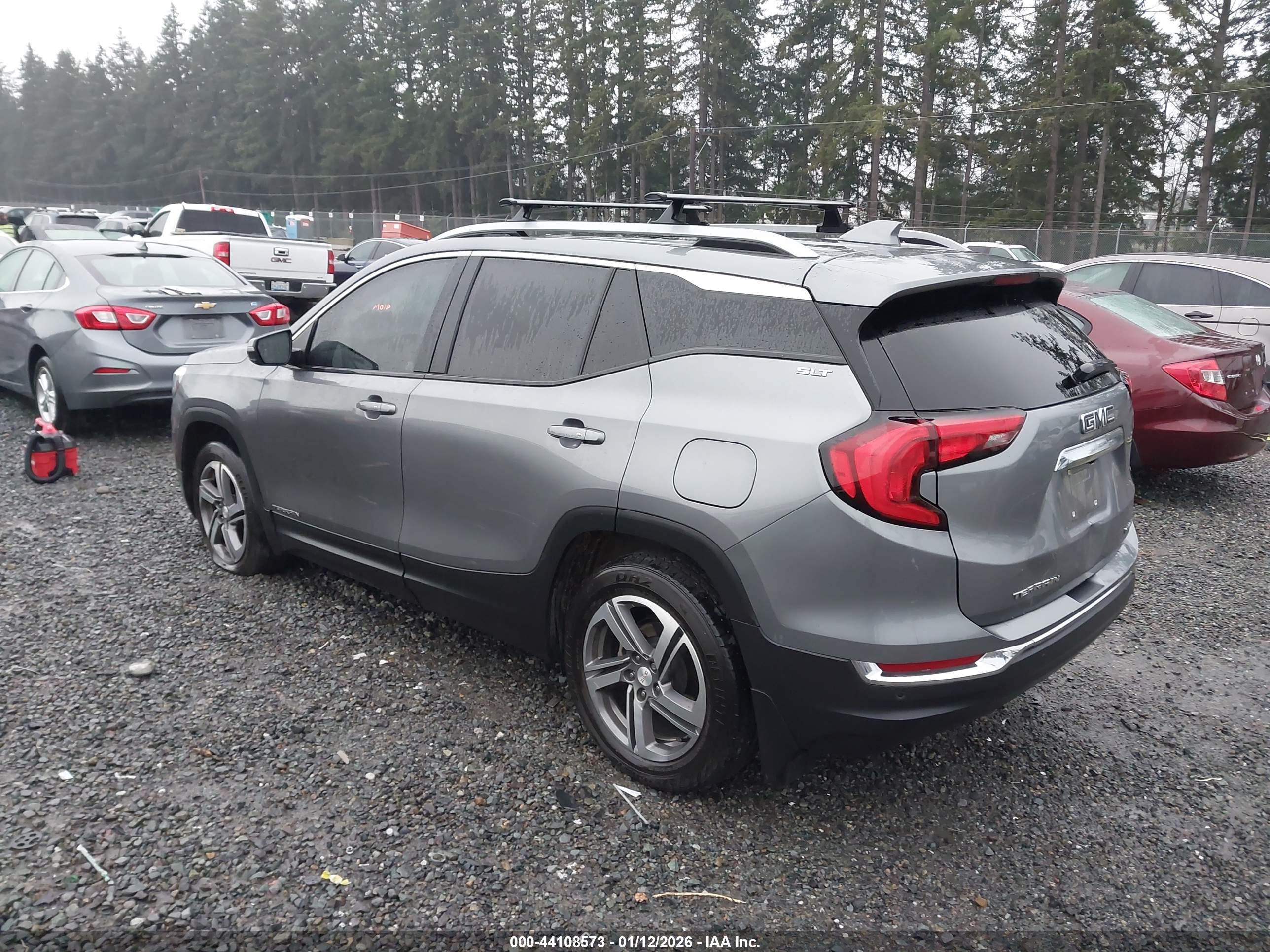 GMC TERRAIN image 3
