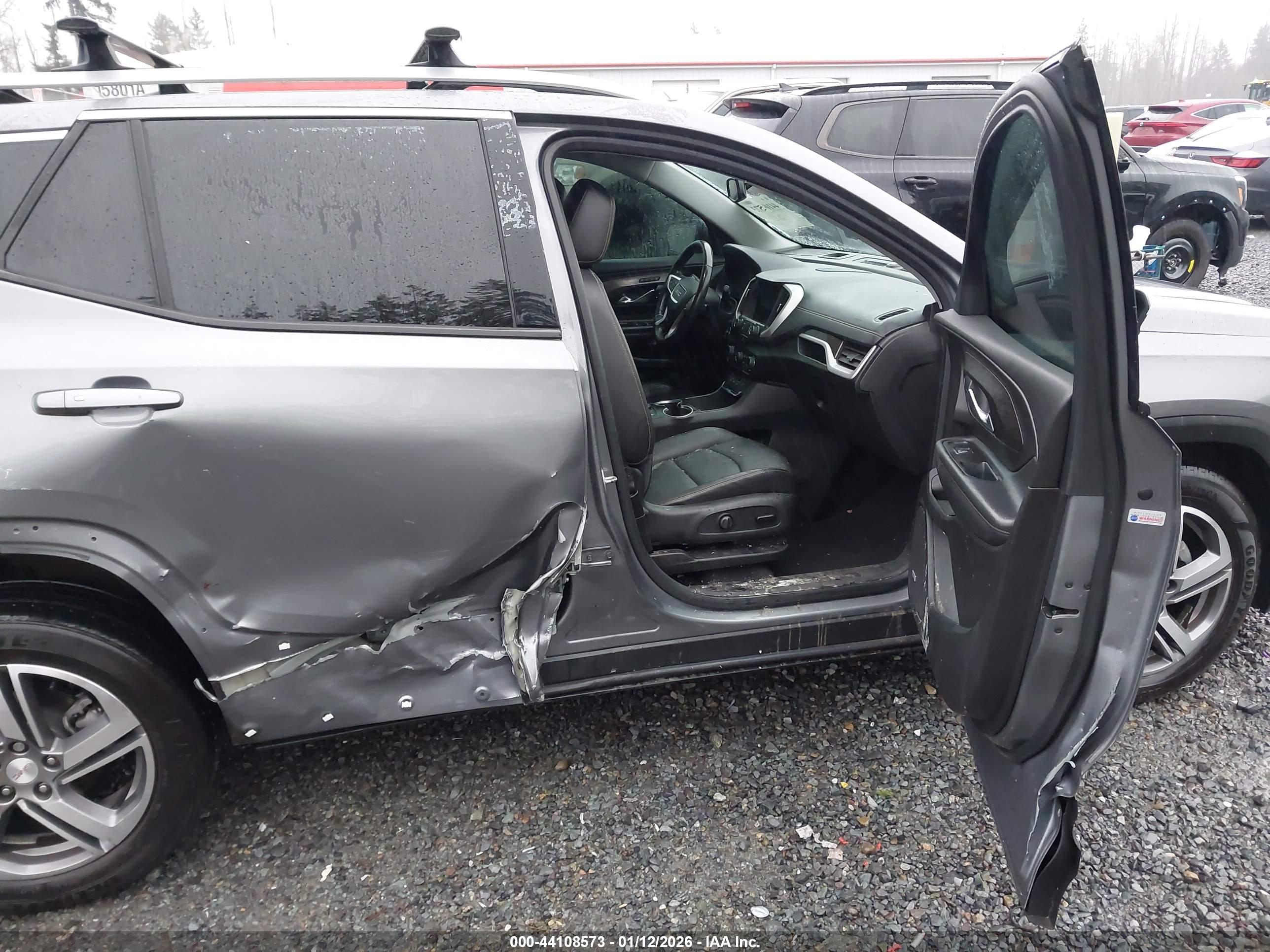 GMC TERRAIN image 5