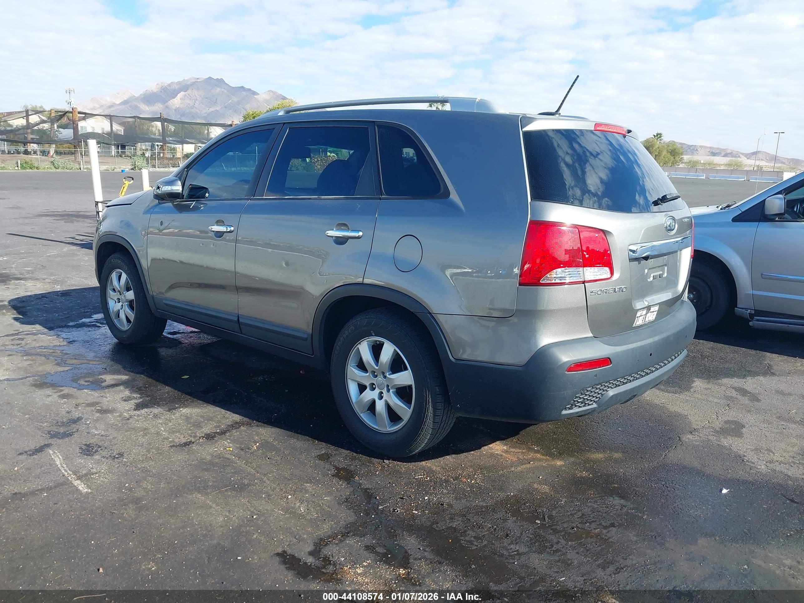 KIA SORENTO image 3