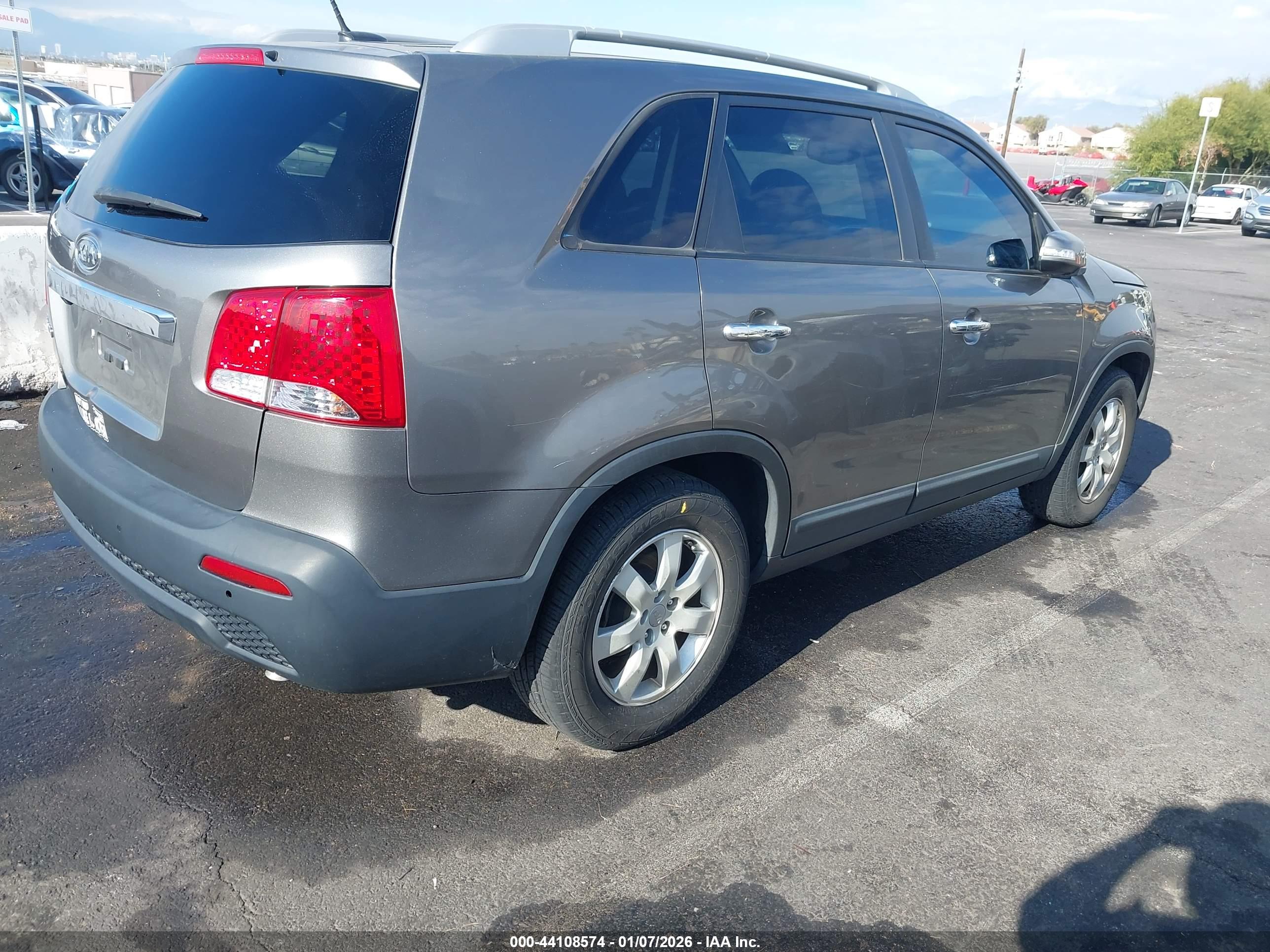 KIA SORENTO image 4
