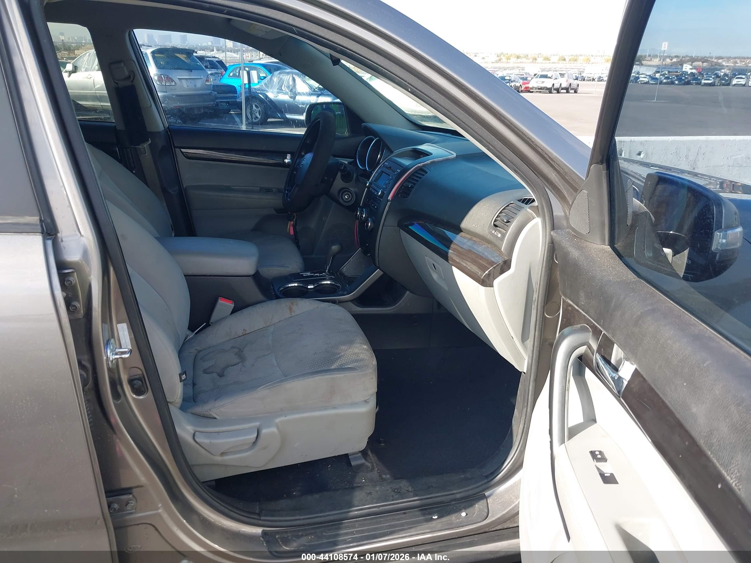 KIA SORENTO image 5