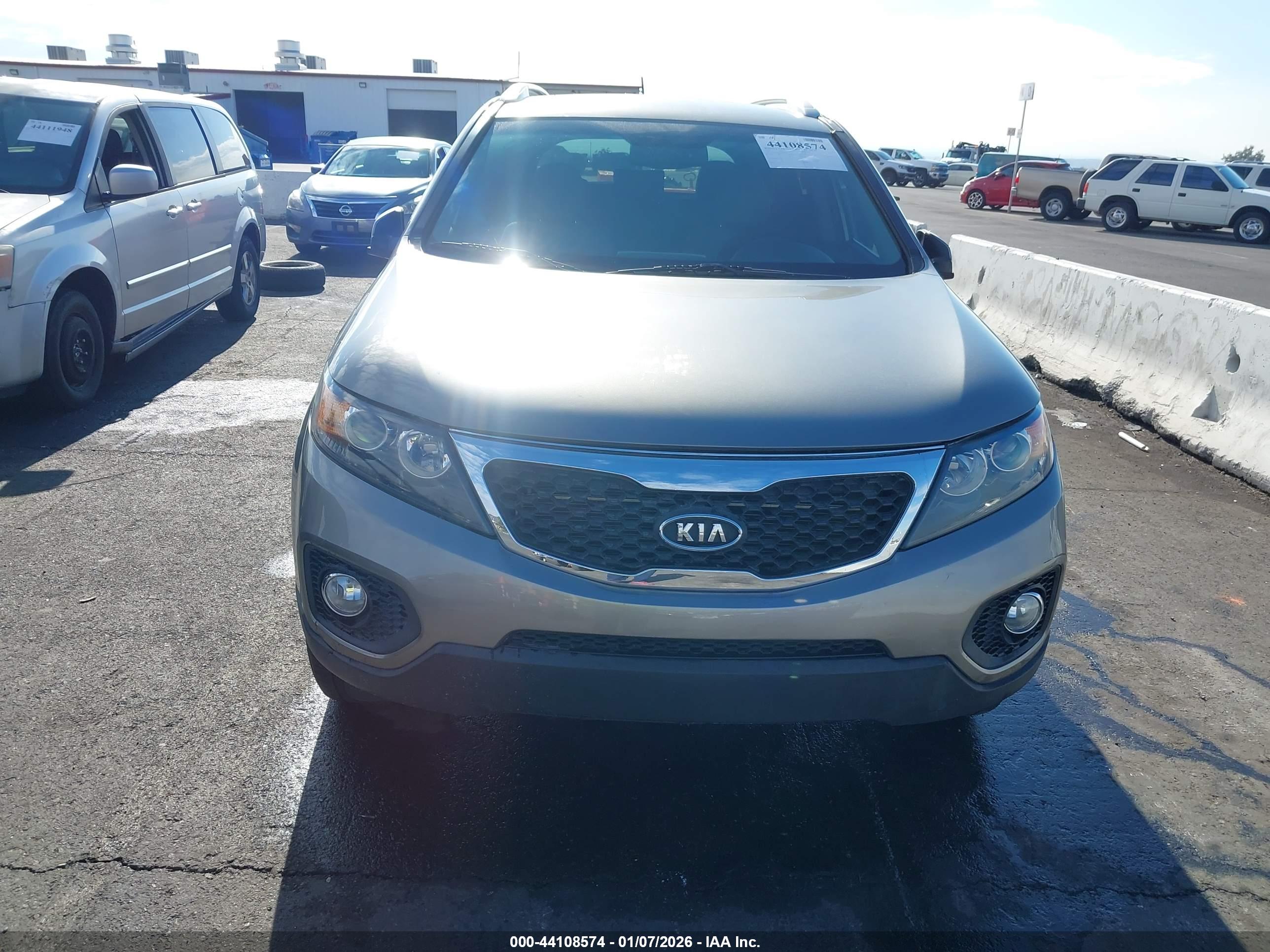 KIA SORENTO image 6