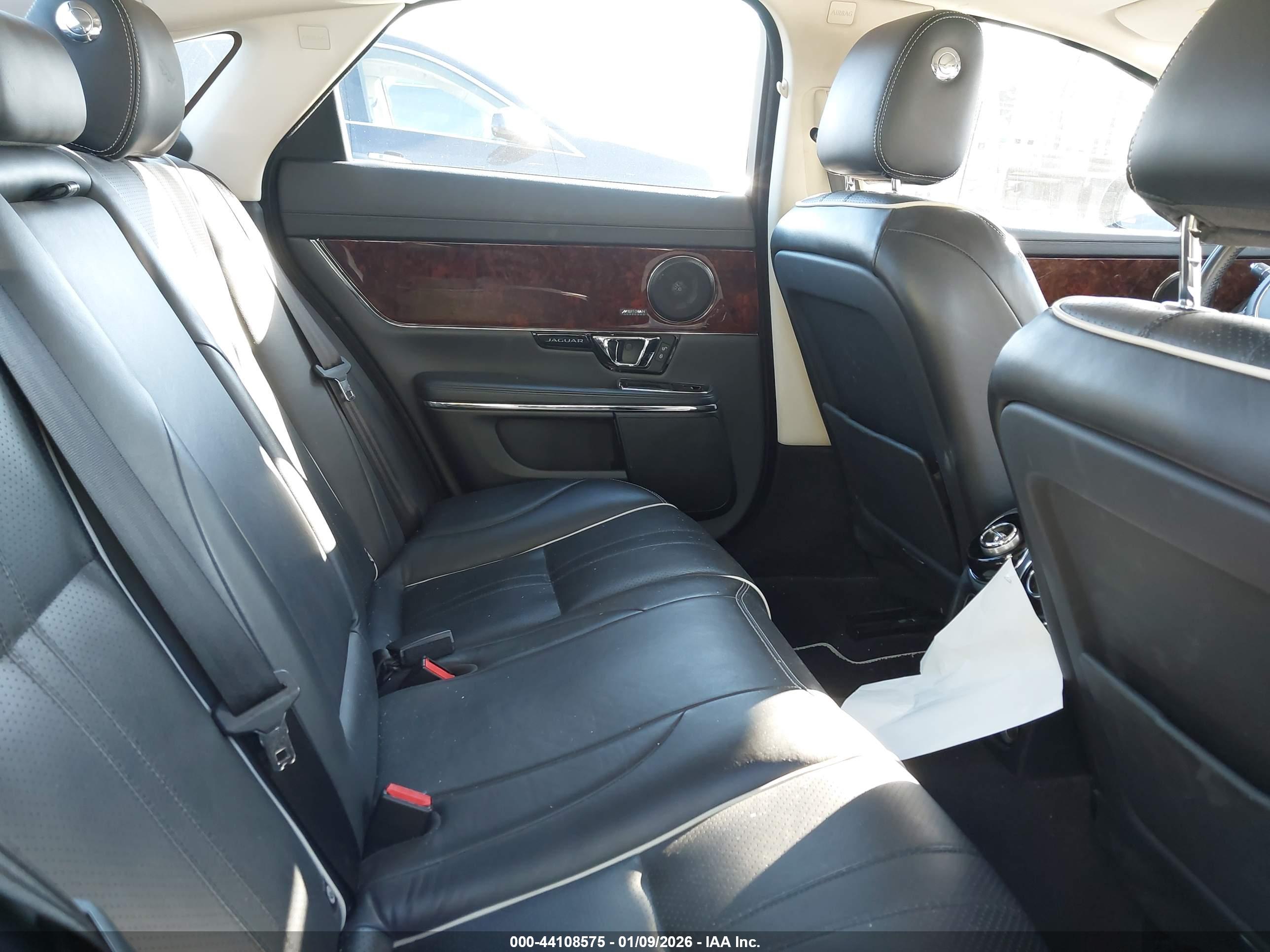 JAGUAR XJ image 8
