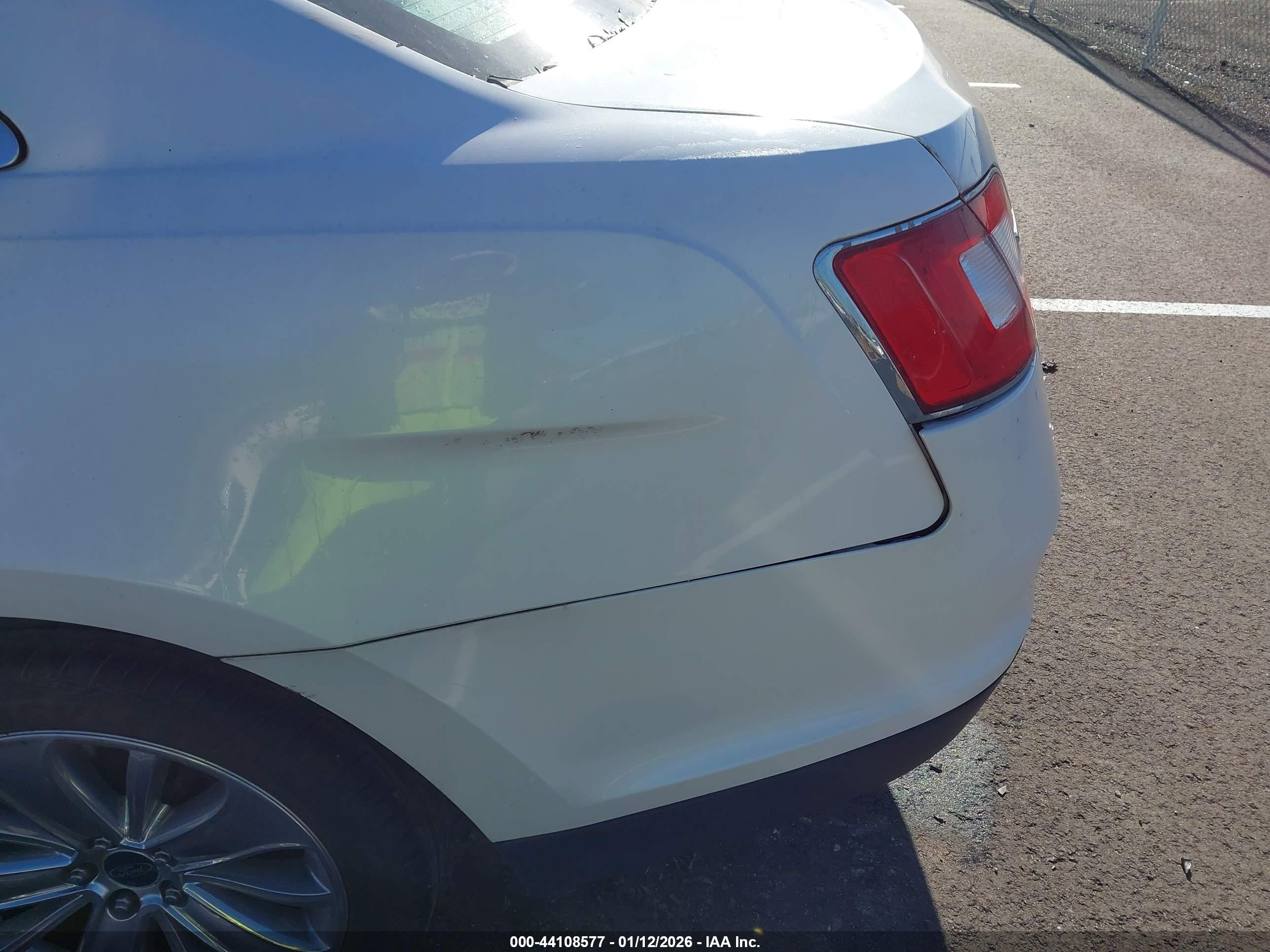 FORD TAURUS image 6