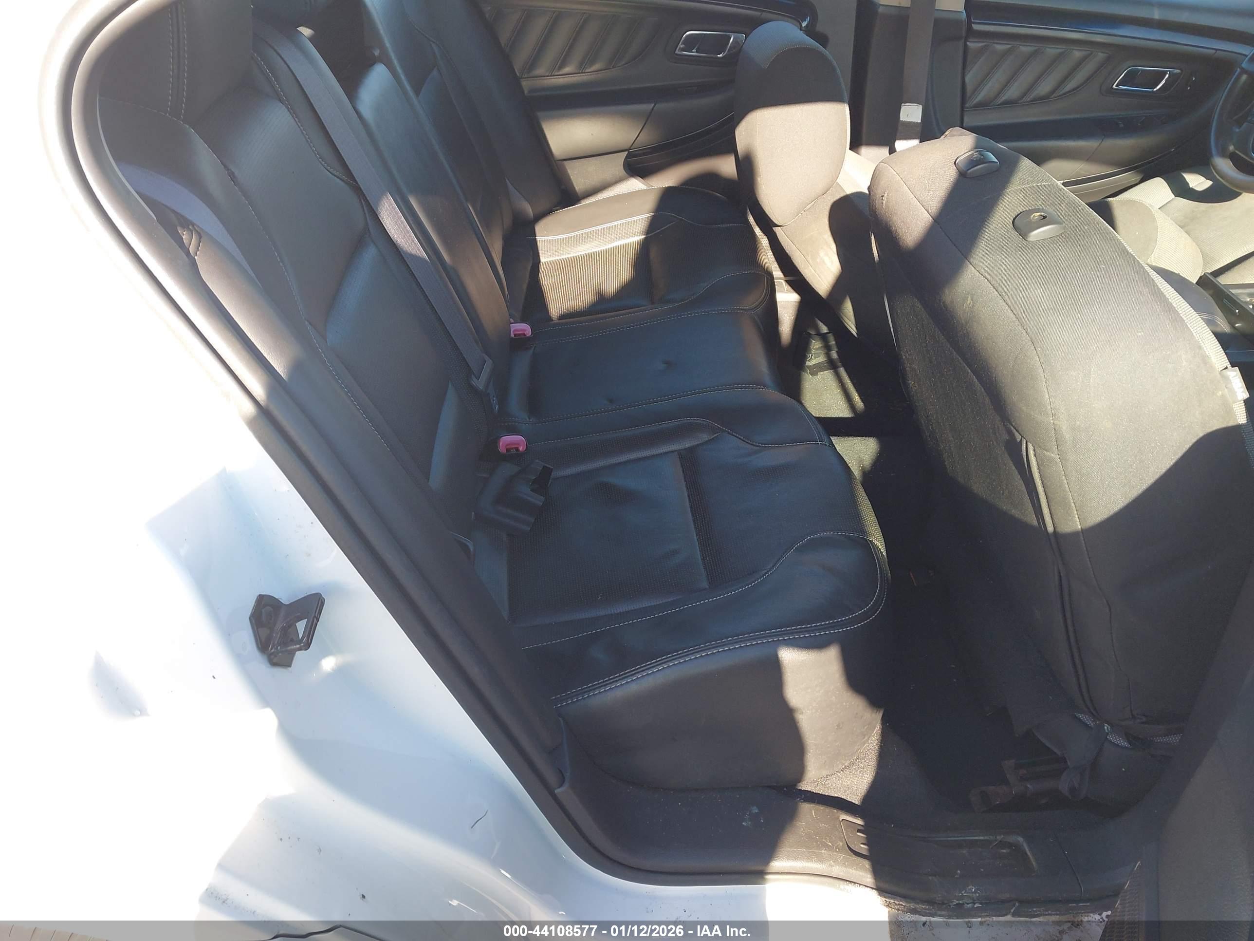 FORD TAURUS image 8