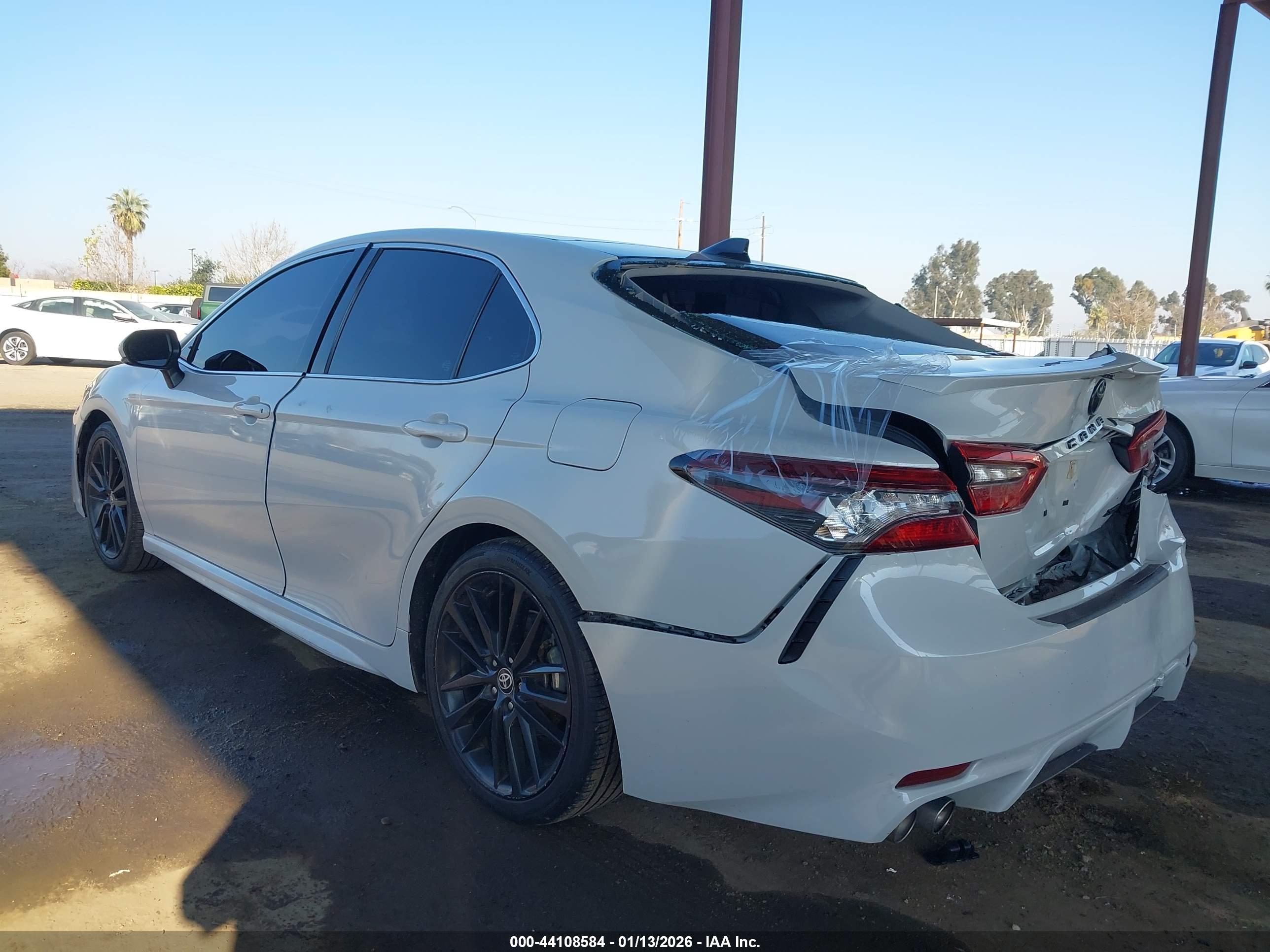 TOYOTA CAMRY image 3