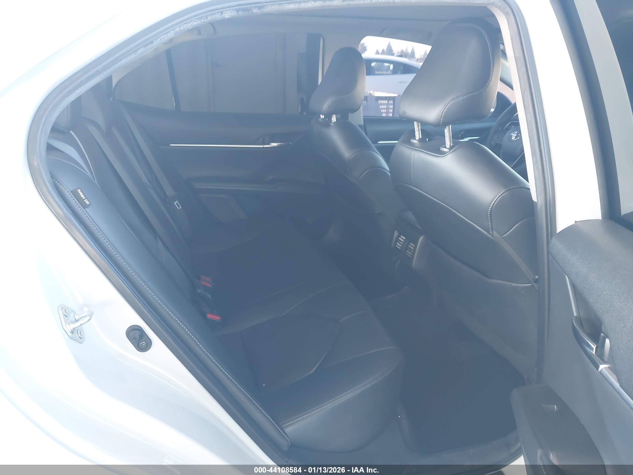 TOYOTA CAMRY image 8