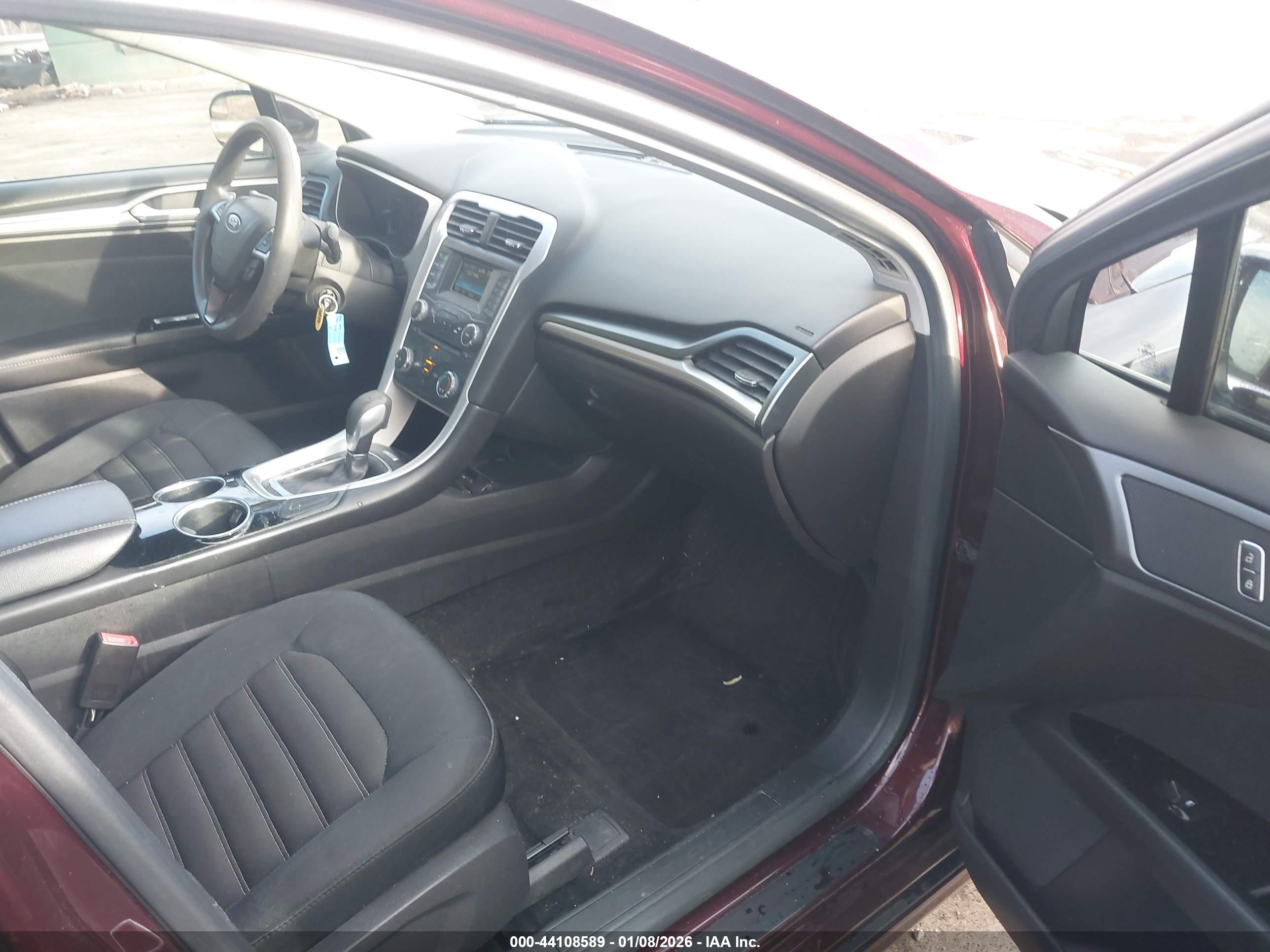 FORD FUSION image 5