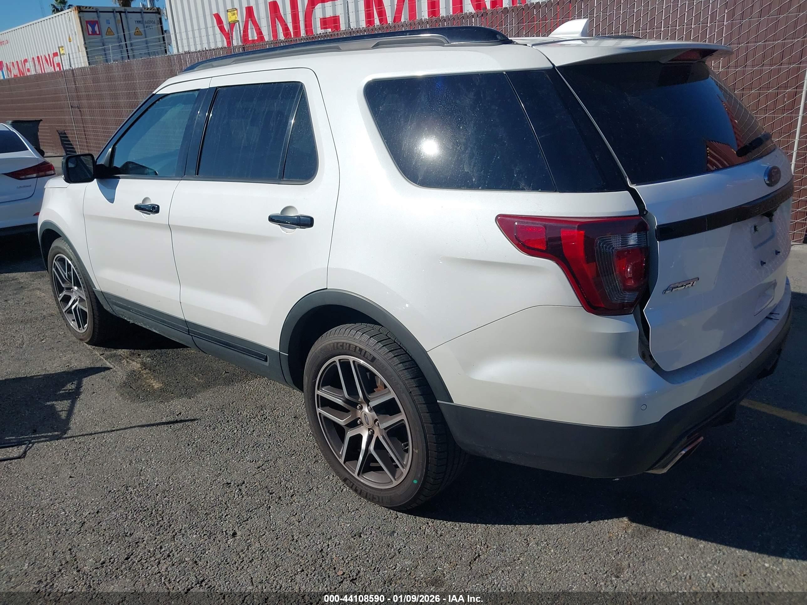 FORD EXPLORER image 3
