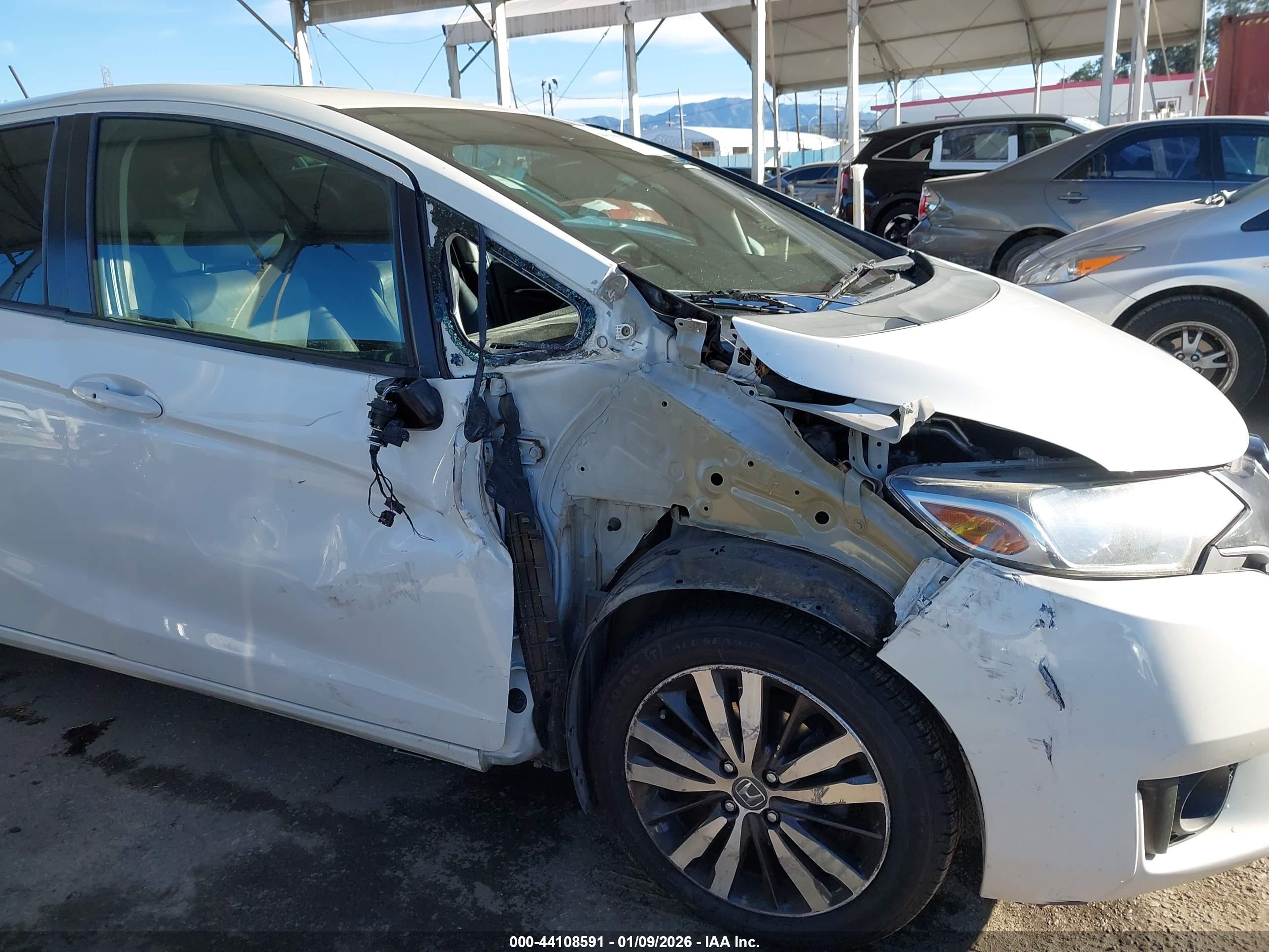 HONDA FIT image 6