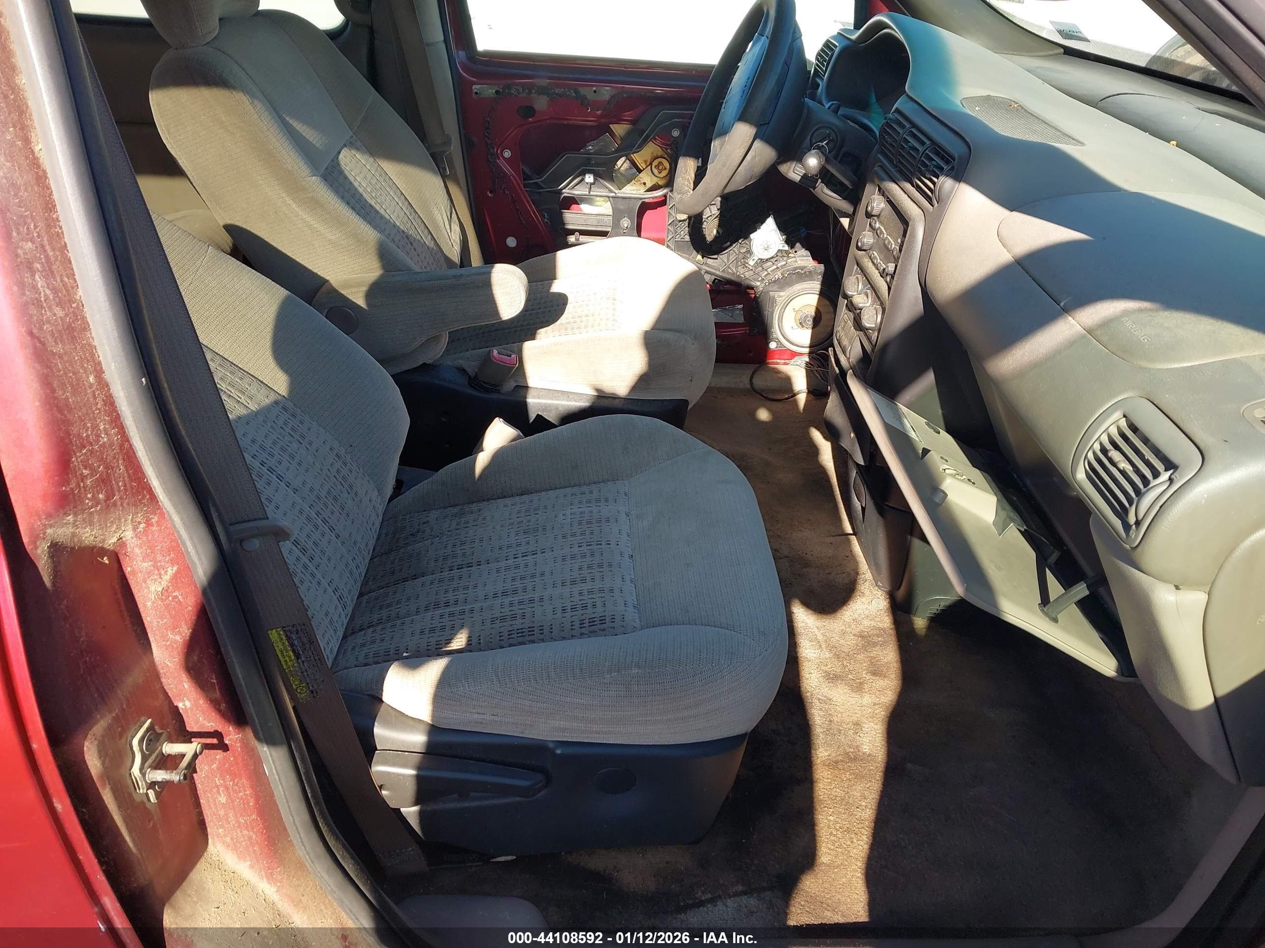 CHEVROLET VENTURE image 5