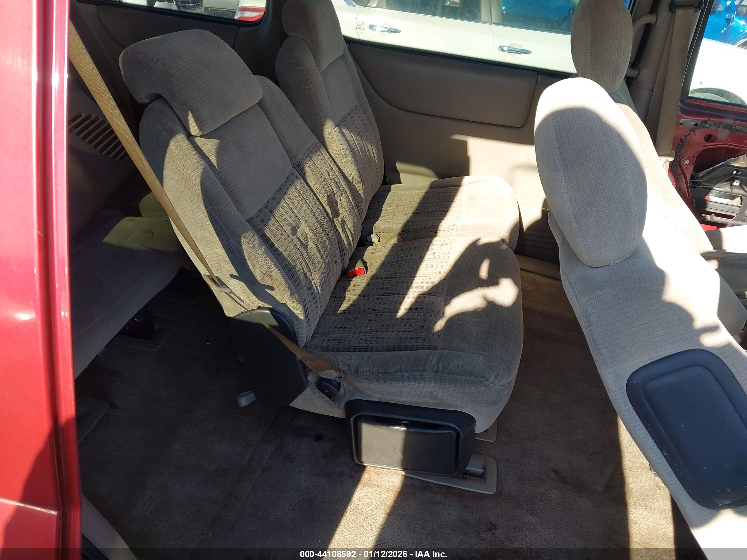 CHEVROLET VENTURE image 8