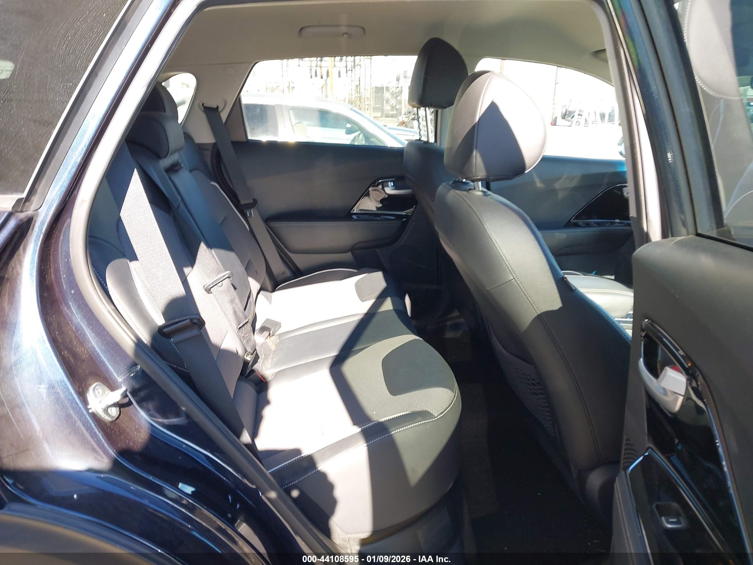 KIA NIRO image 8