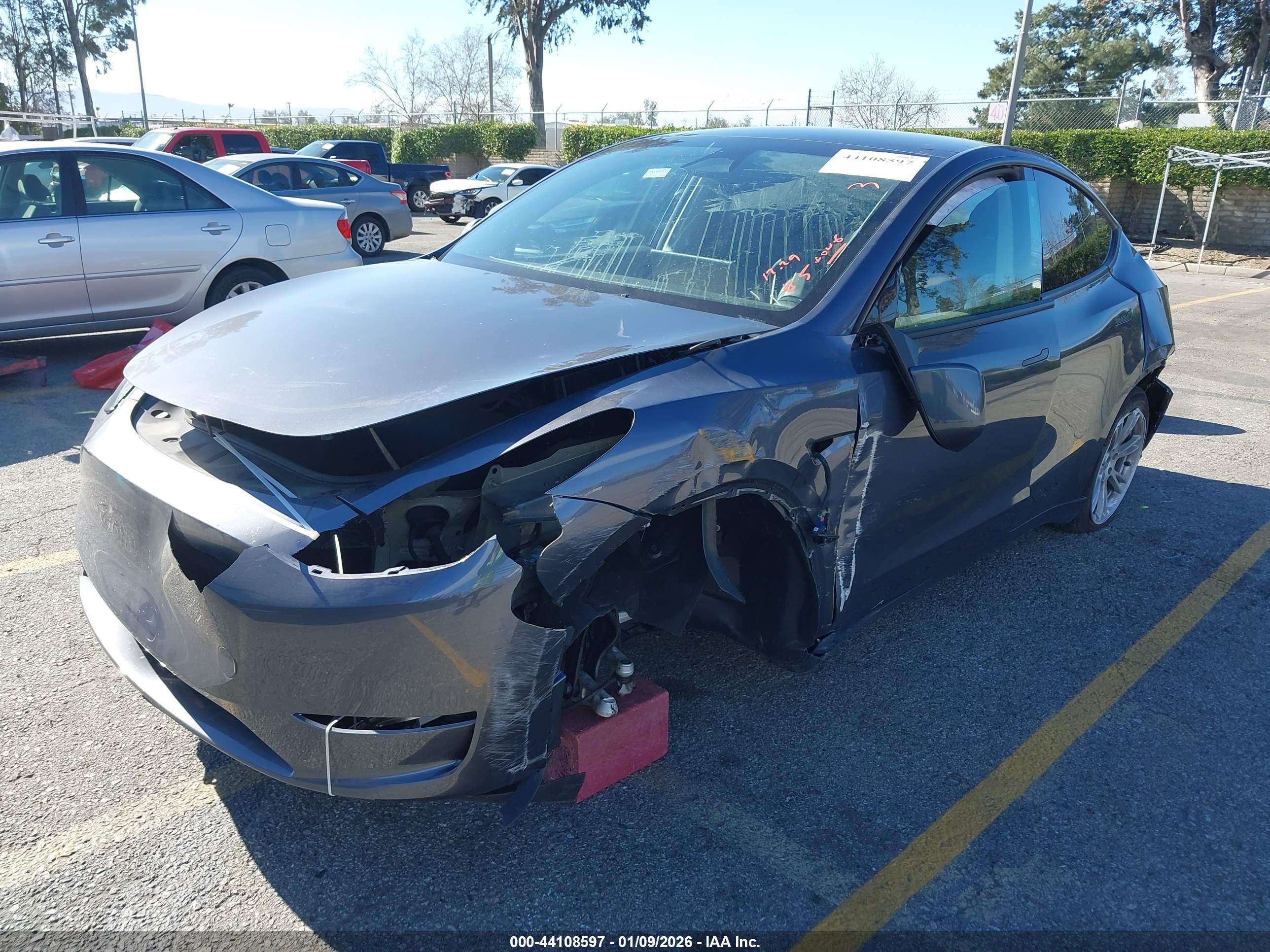 TESLA MODEL image 2