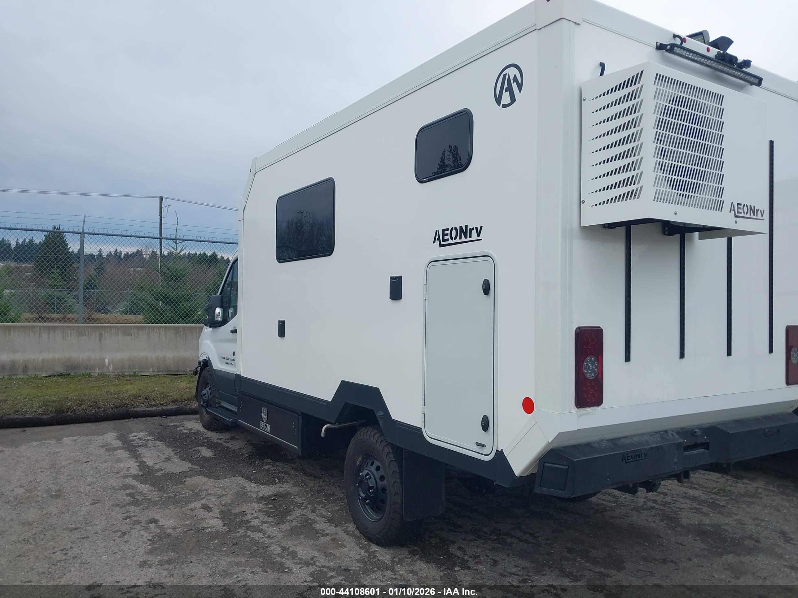 FORD TRANSIT-350 image 3