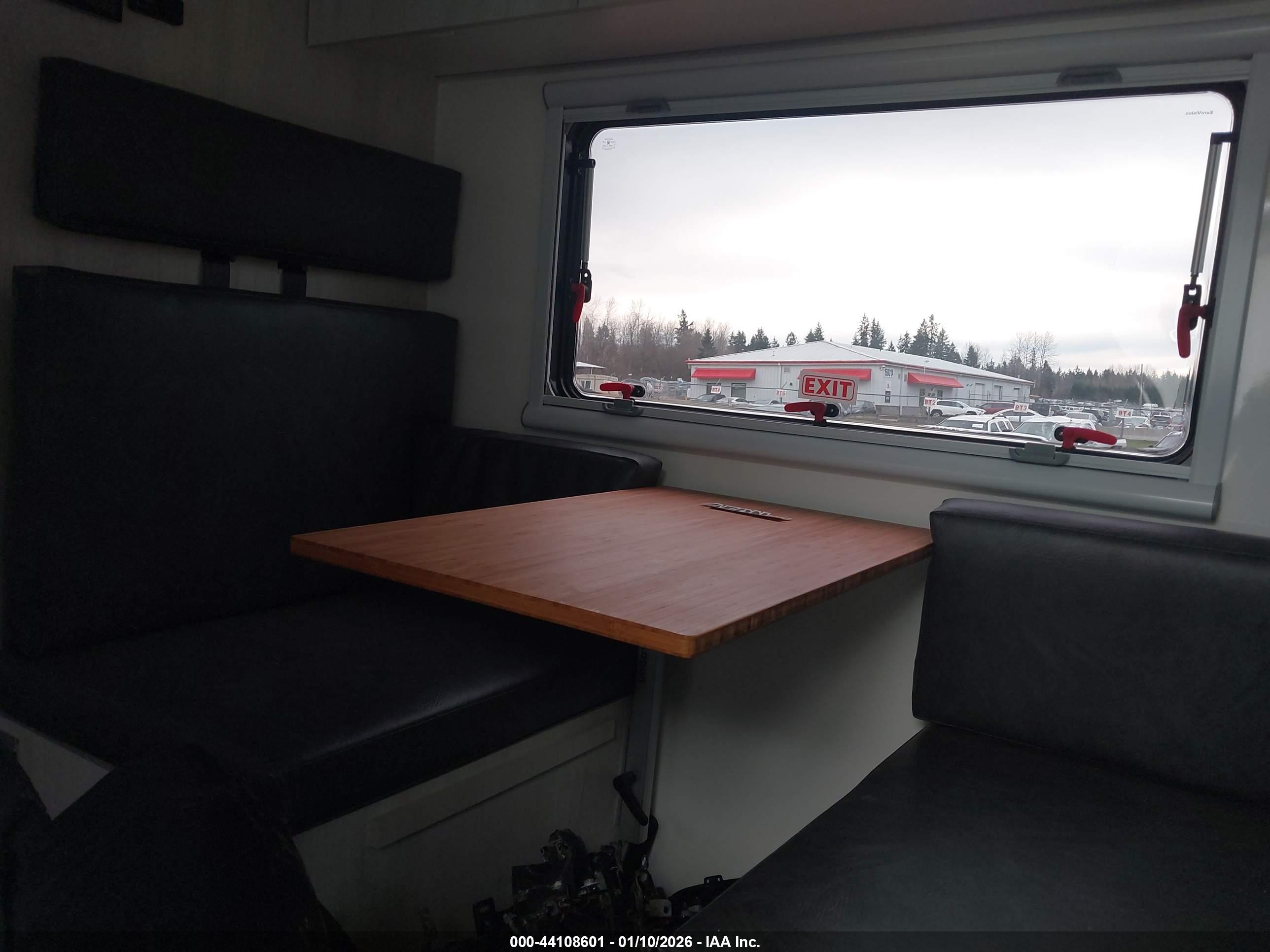 FORD TRANSIT-350 image 8