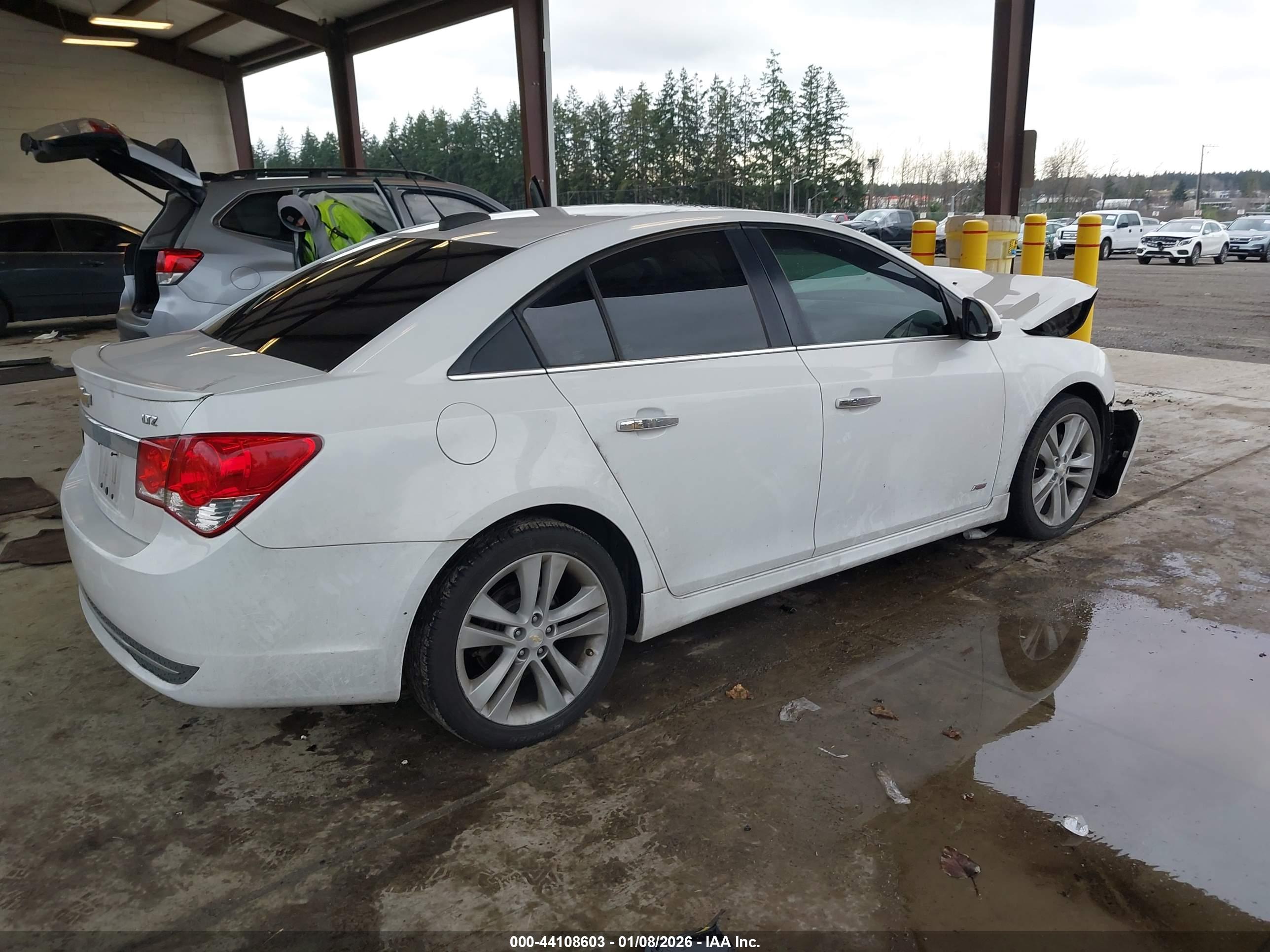 CHEVROLET CRUZE image 4