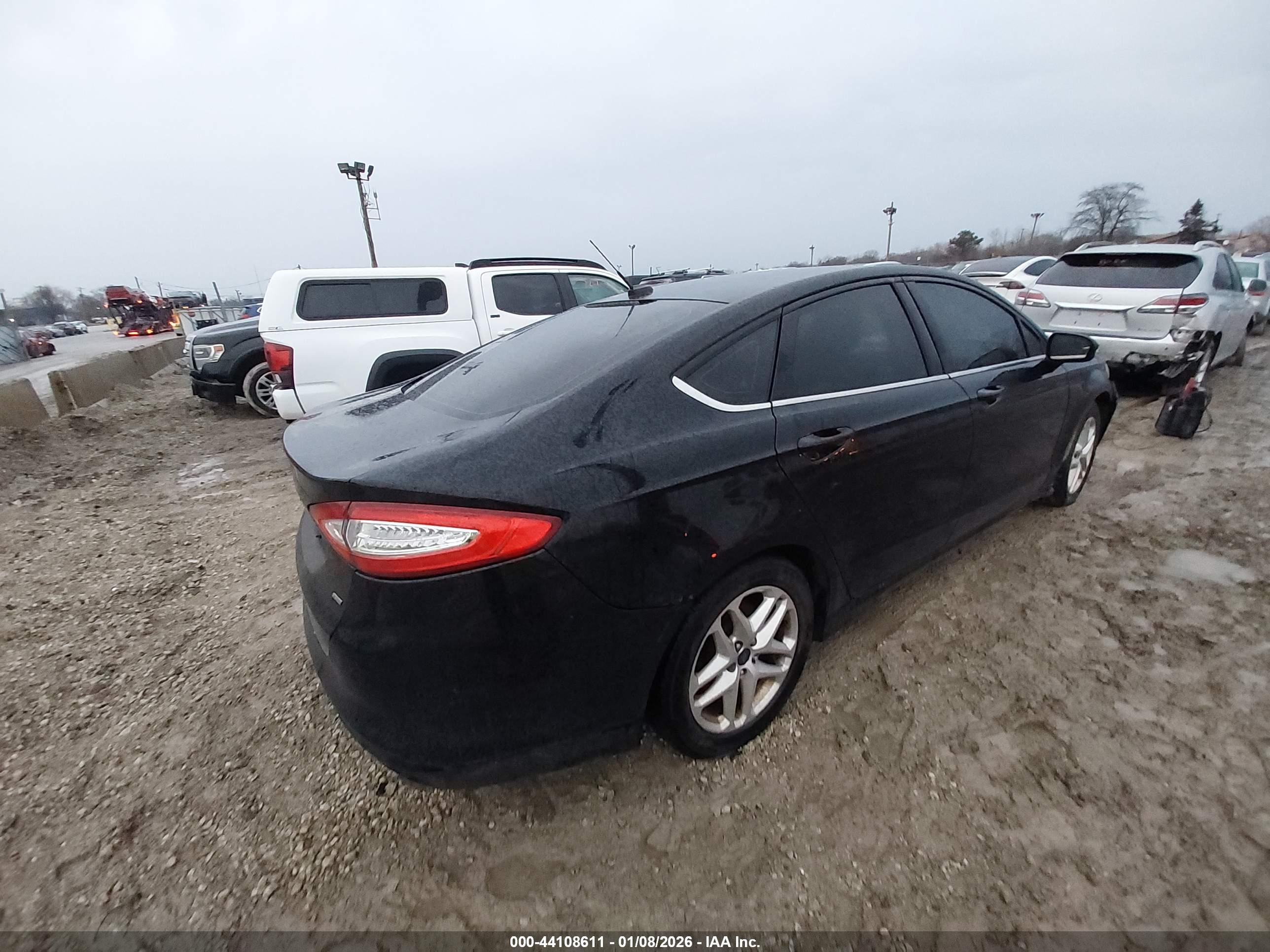FORD FUSION image 4