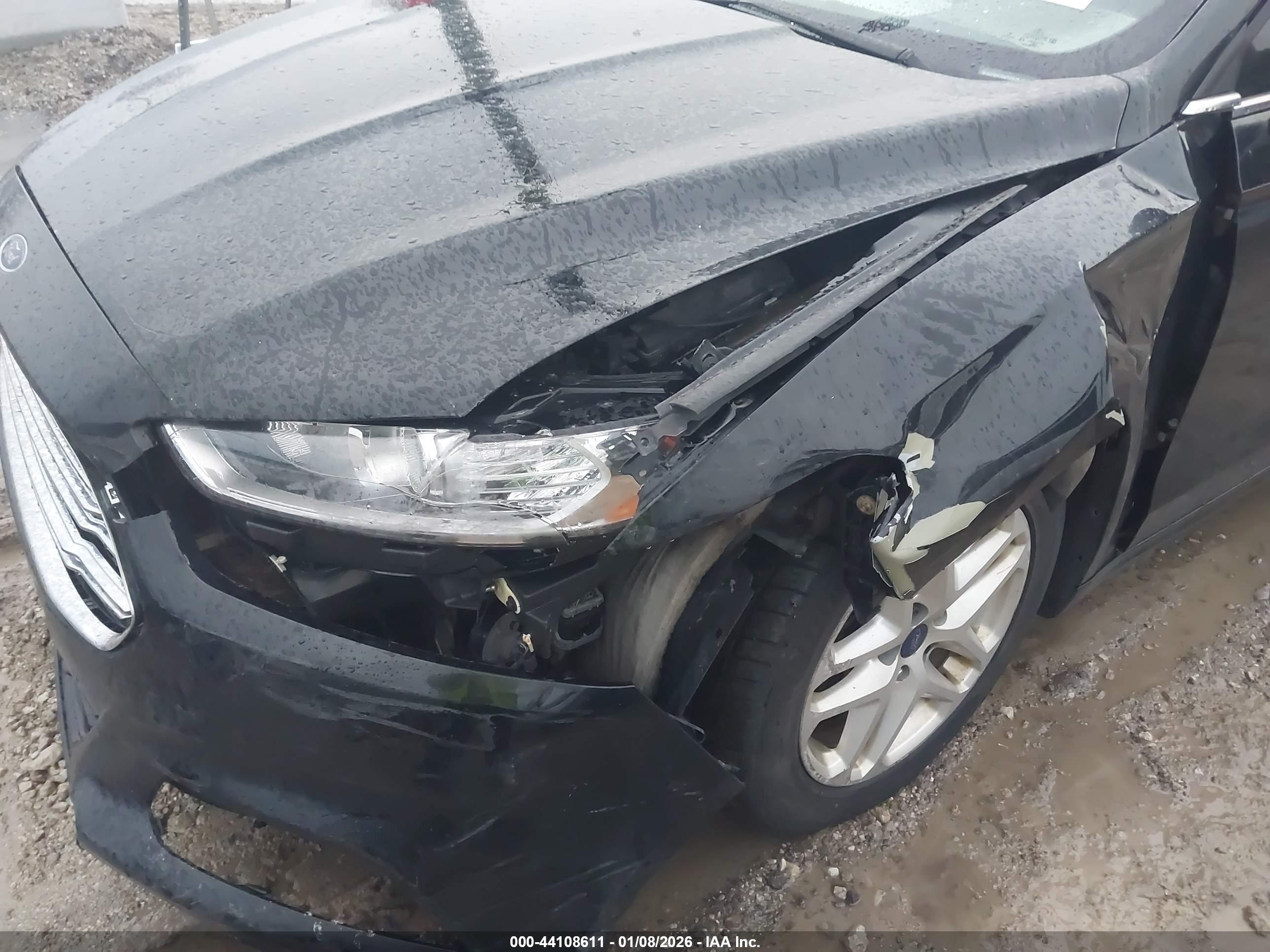 FORD FUSION image 6