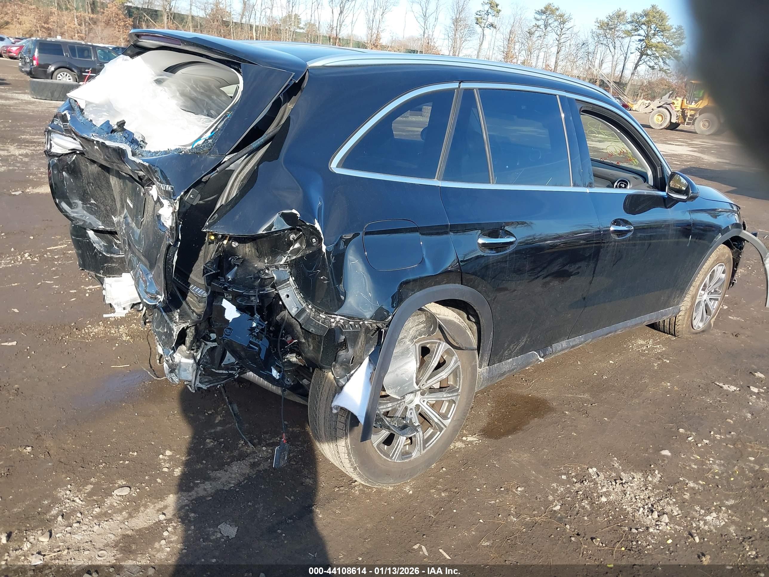 MERCEDES-BENZ GLC image 4