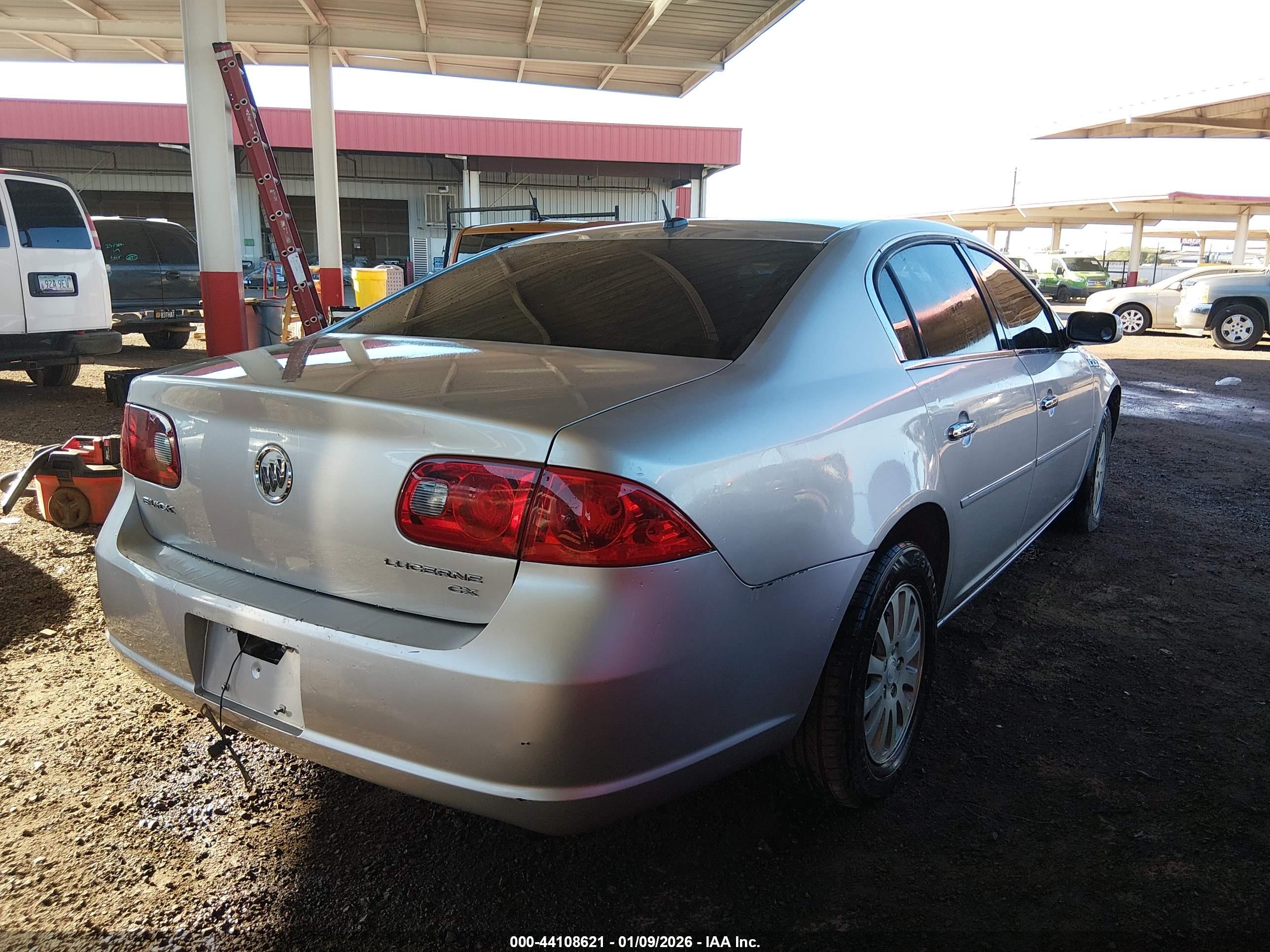 BUICK LUCERNE image 4