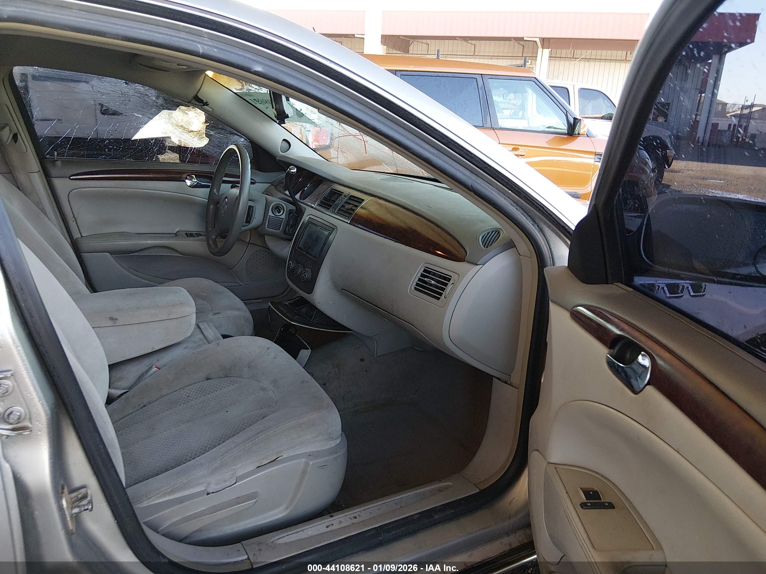 BUICK LUCERNE image 5