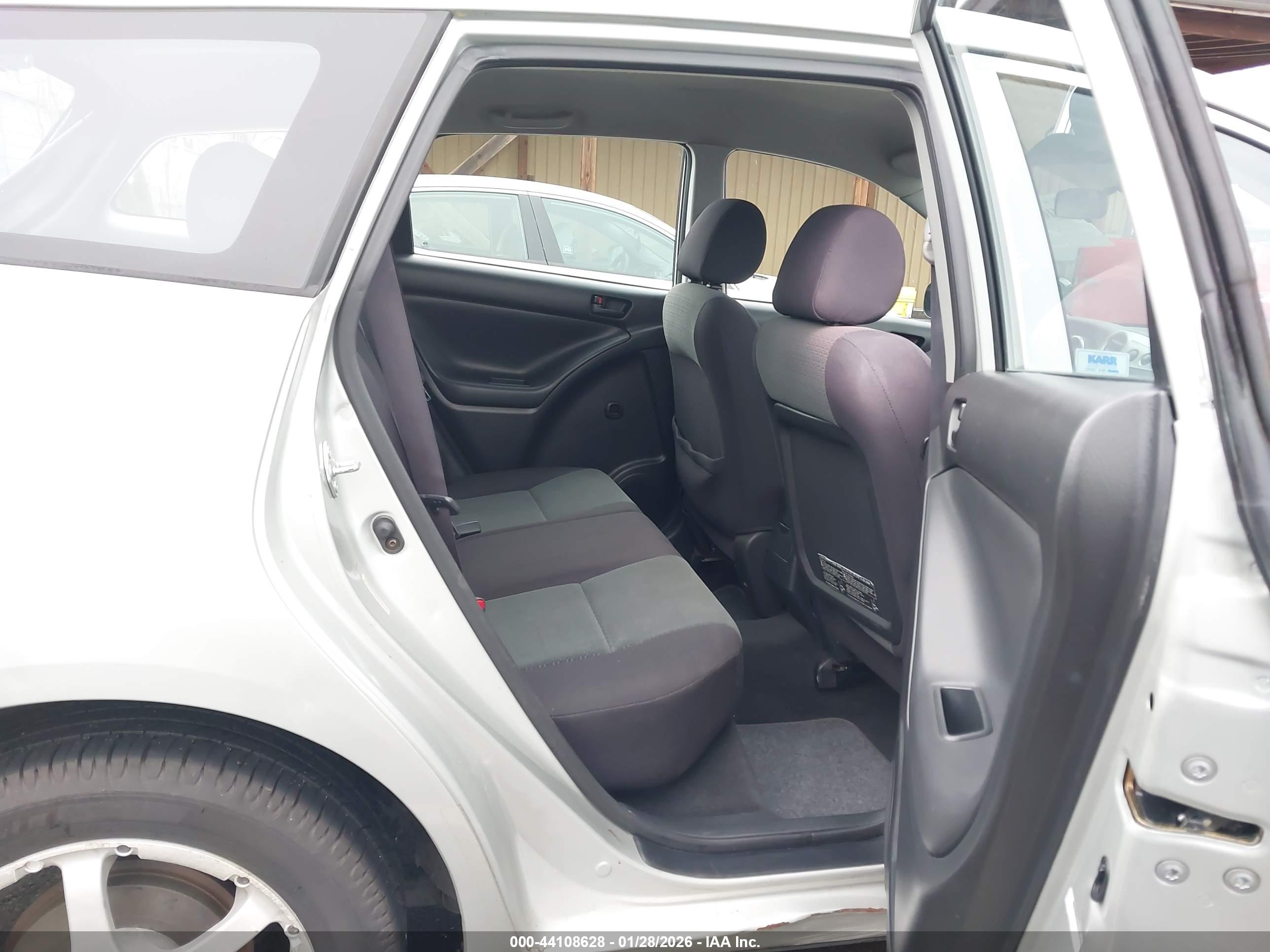 TOYOTA MATRIX image 8