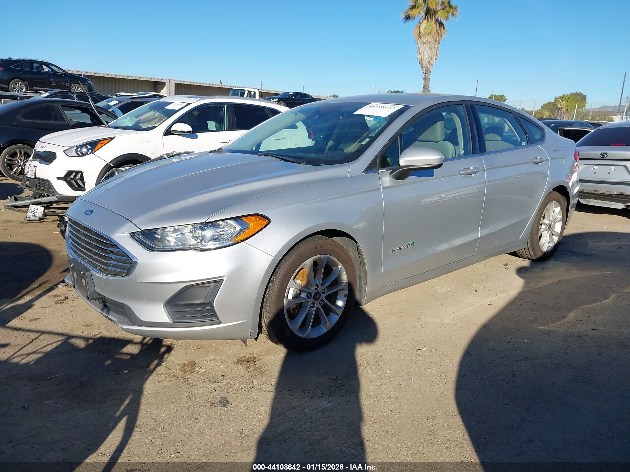 FORD FUSION image 2