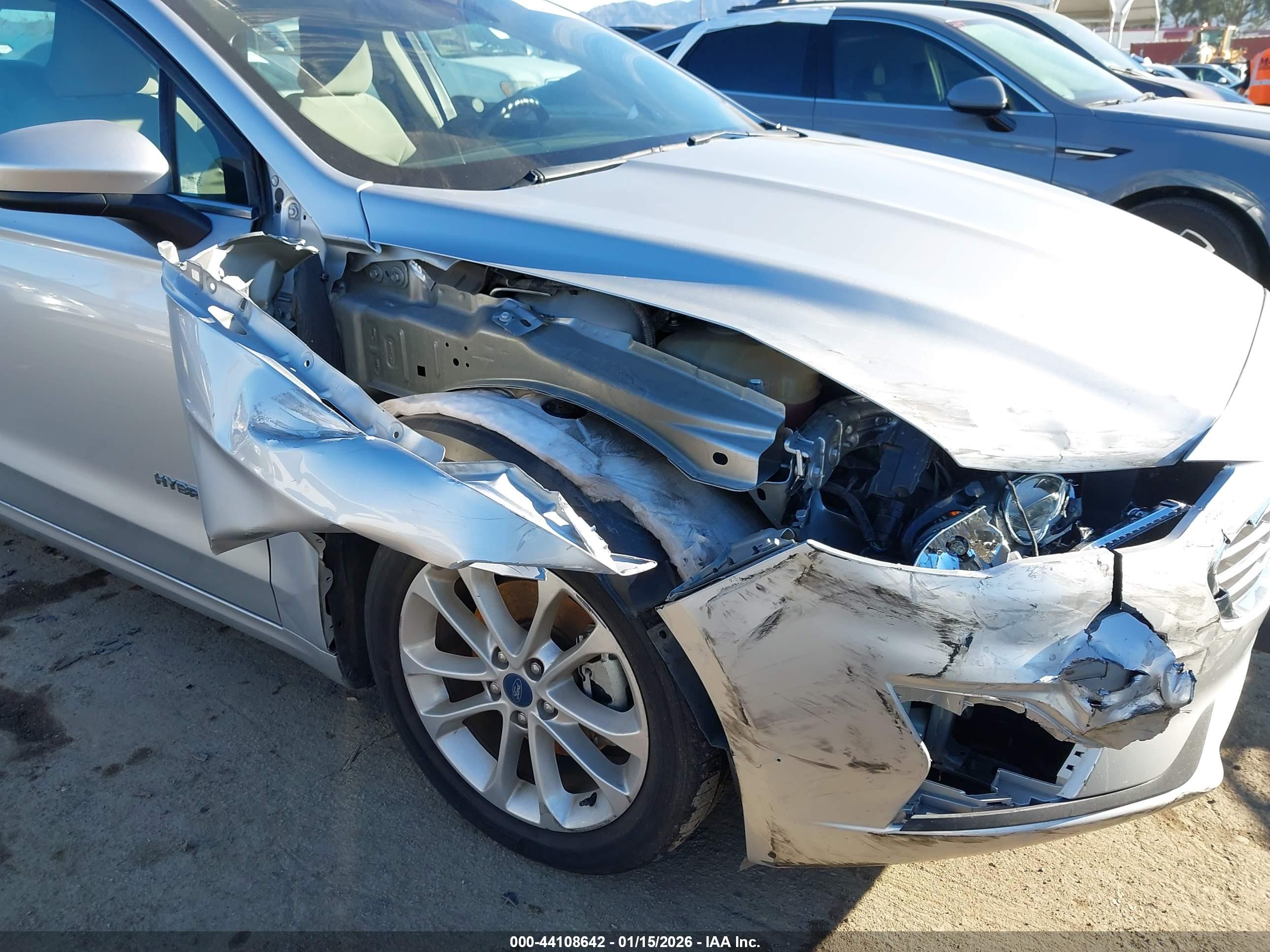 FORD FUSION image 6
