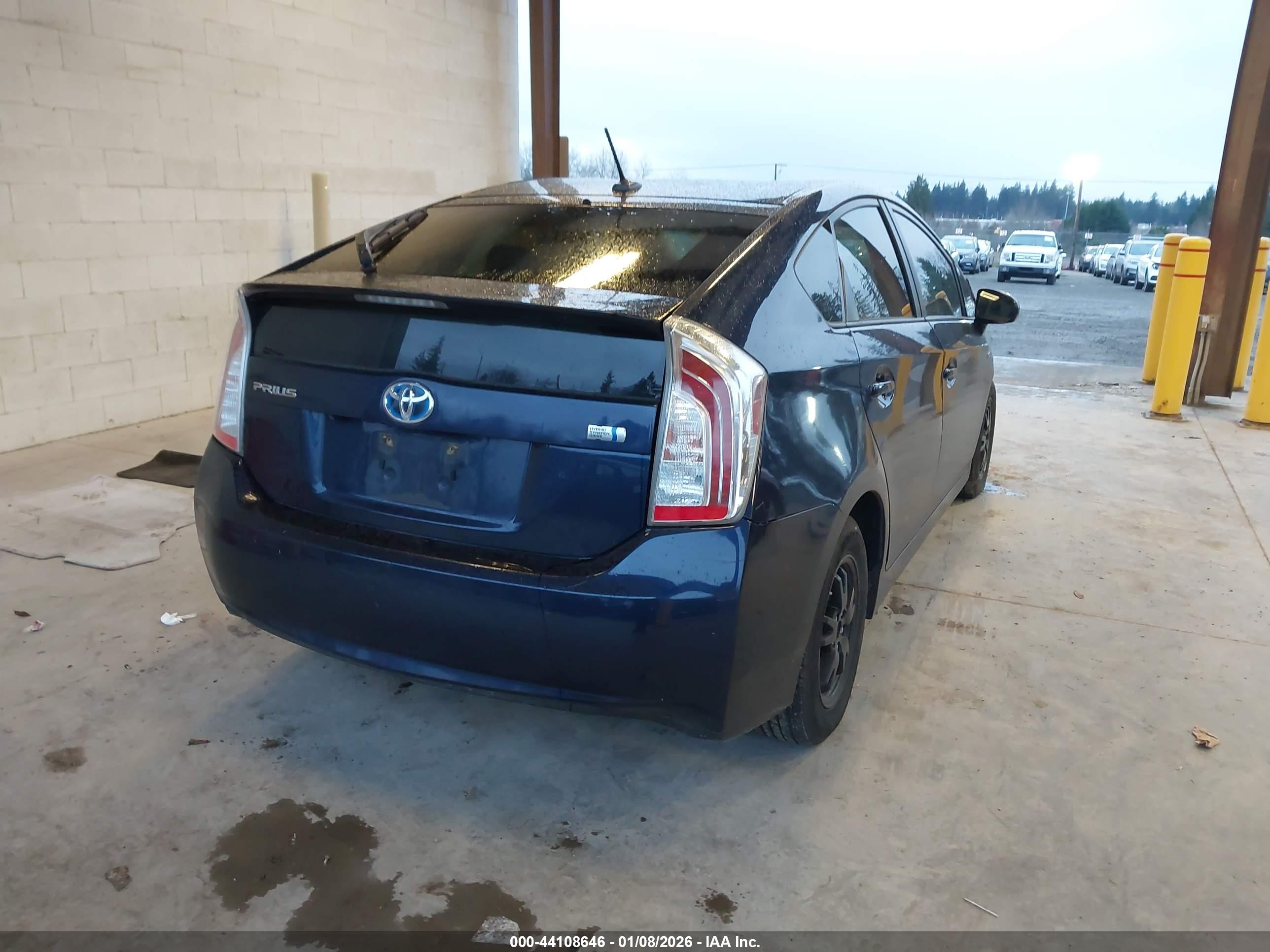 TOYOTA PRIUS image 4