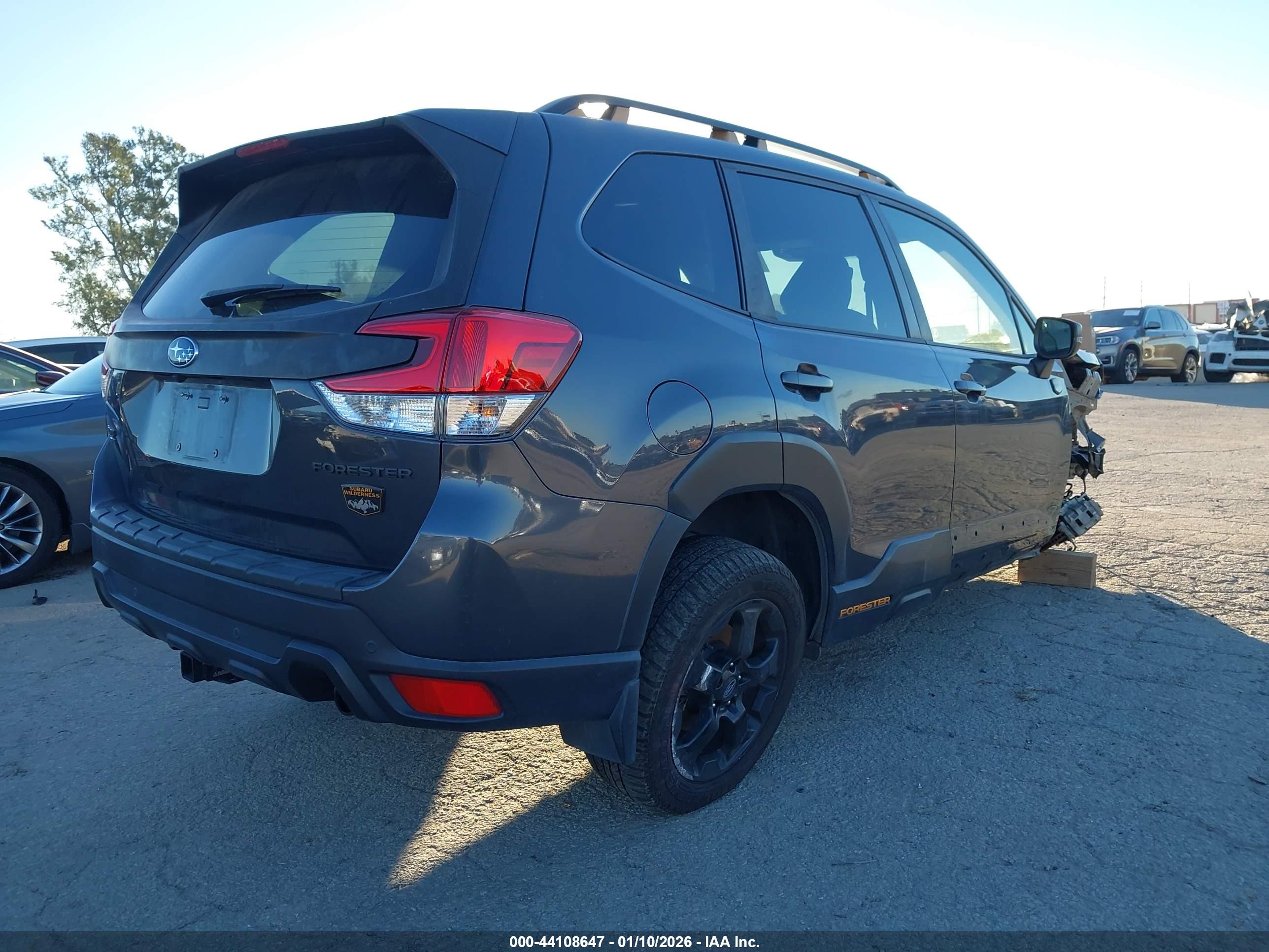 SUBARU FORESTER image 4