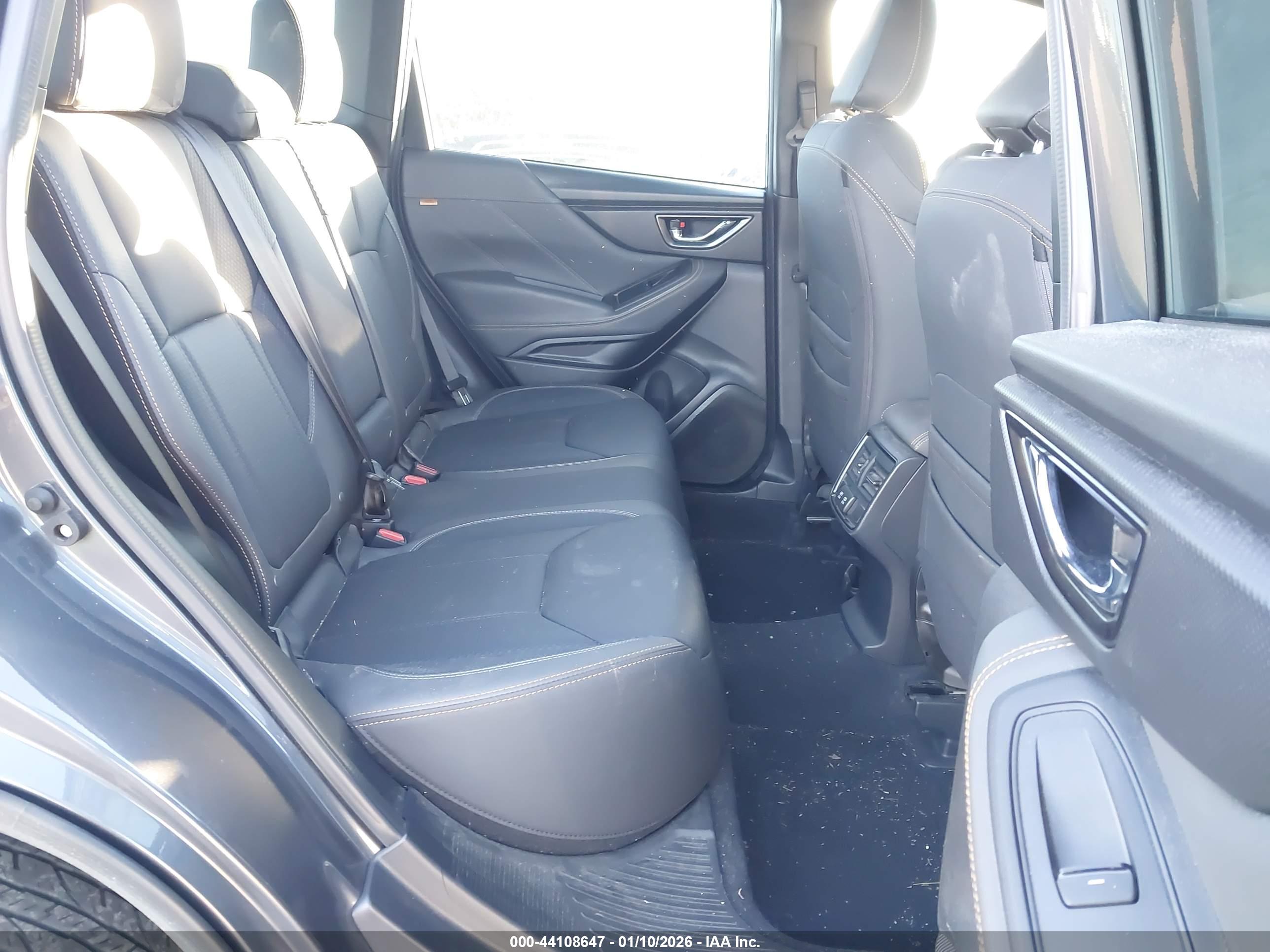 SUBARU FORESTER image 8