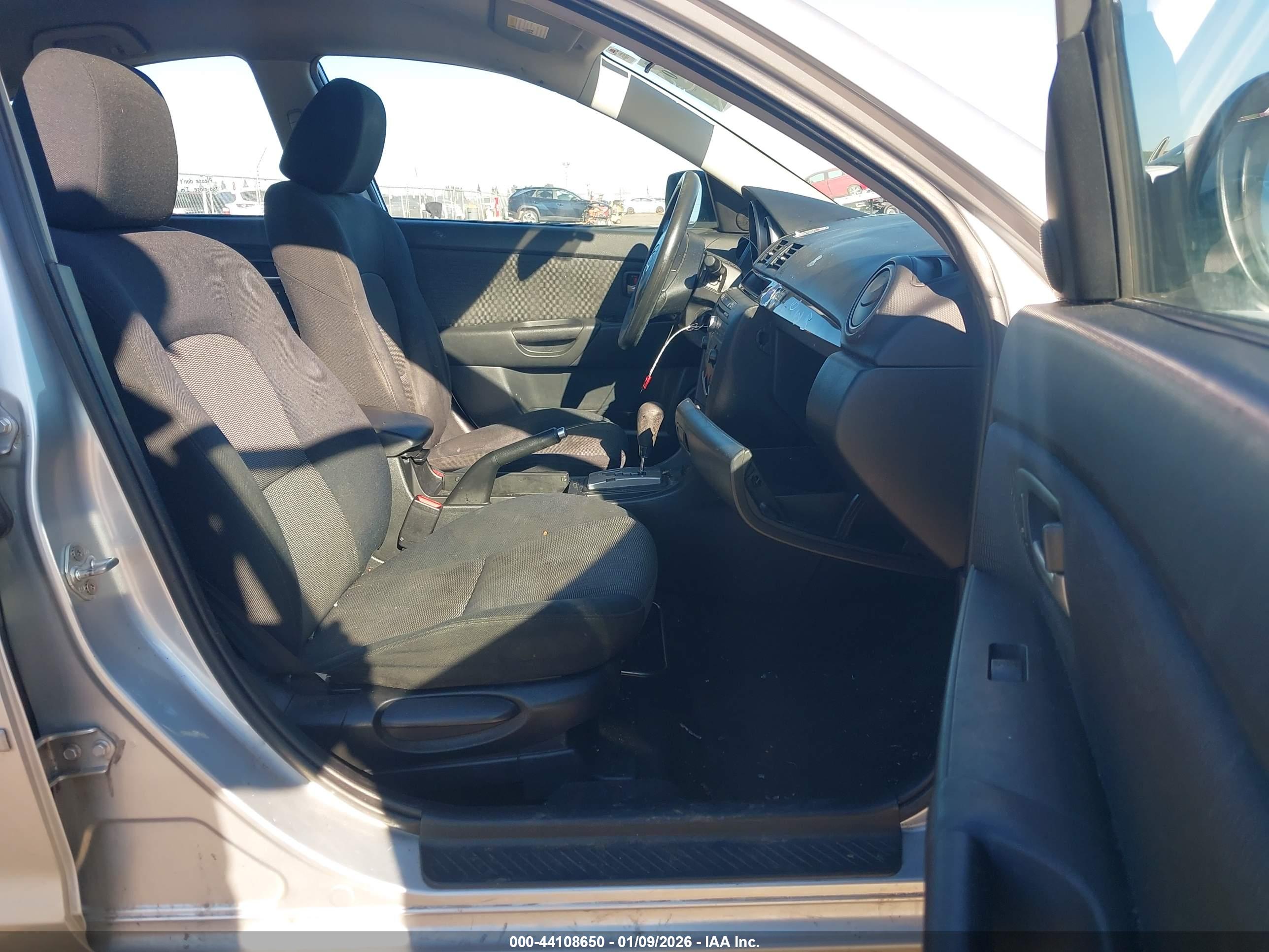 MAZDA MAZDA3 image 5