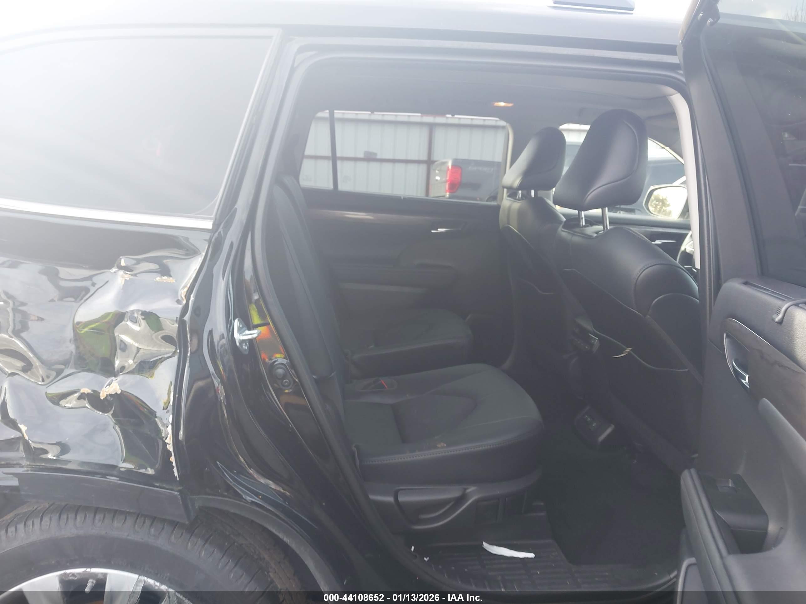 TOYOTA HIGHLANDER image 8
