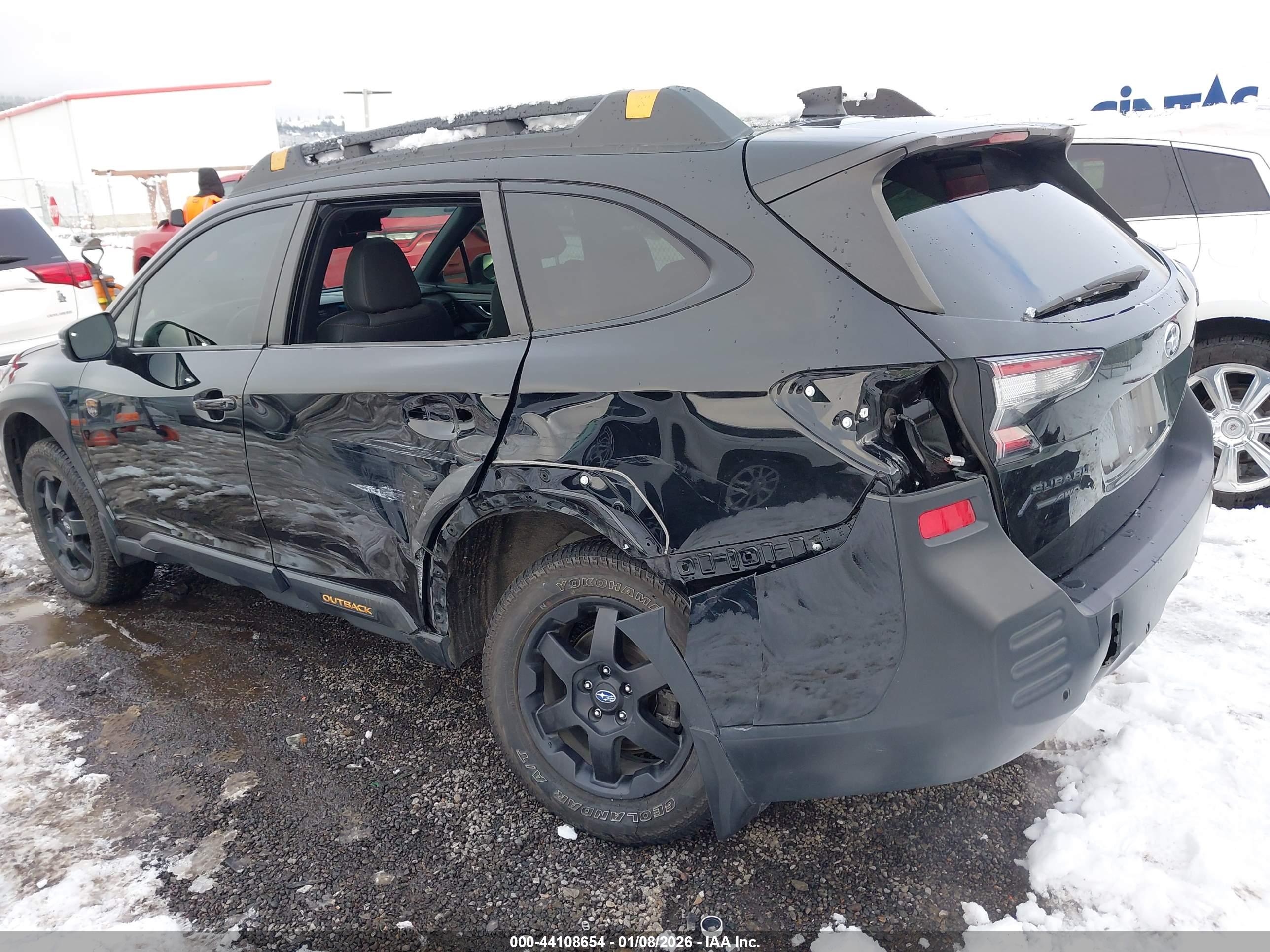 SUBARU OUTBACK image 3