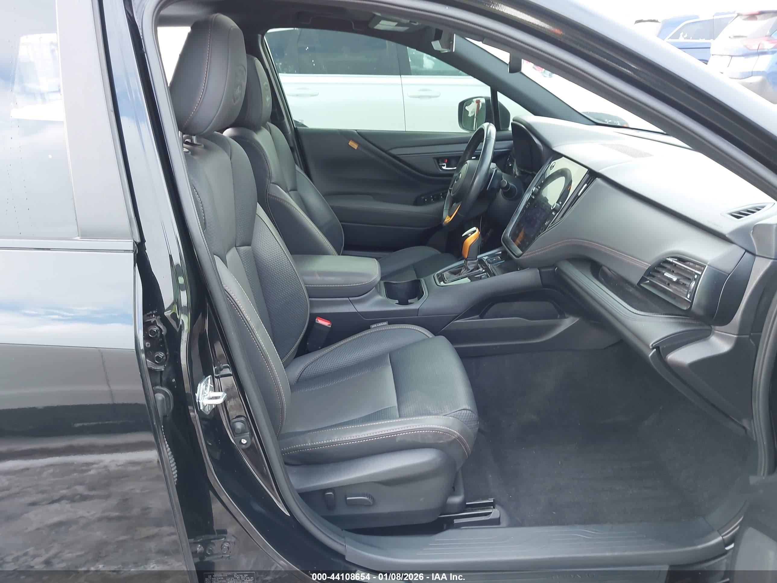 SUBARU OUTBACK image 5